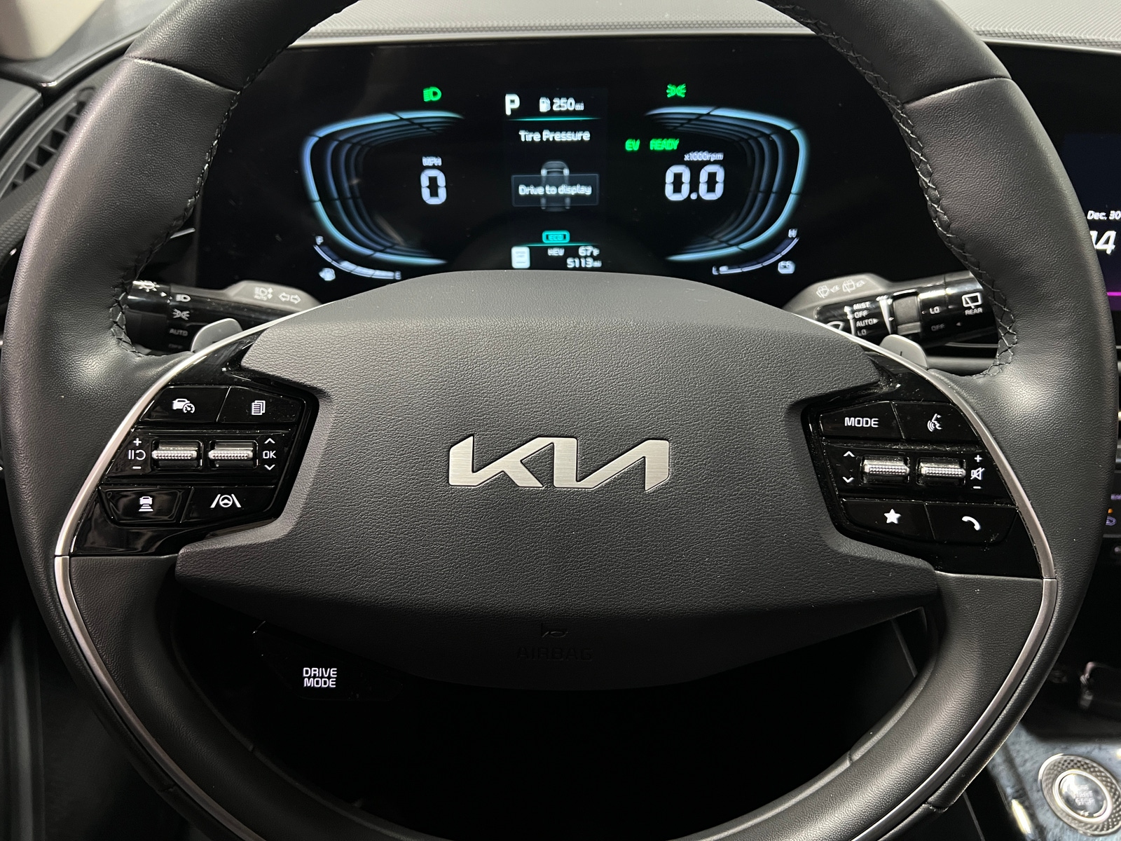 Thumbnail: 2024 Kia Niro - 4