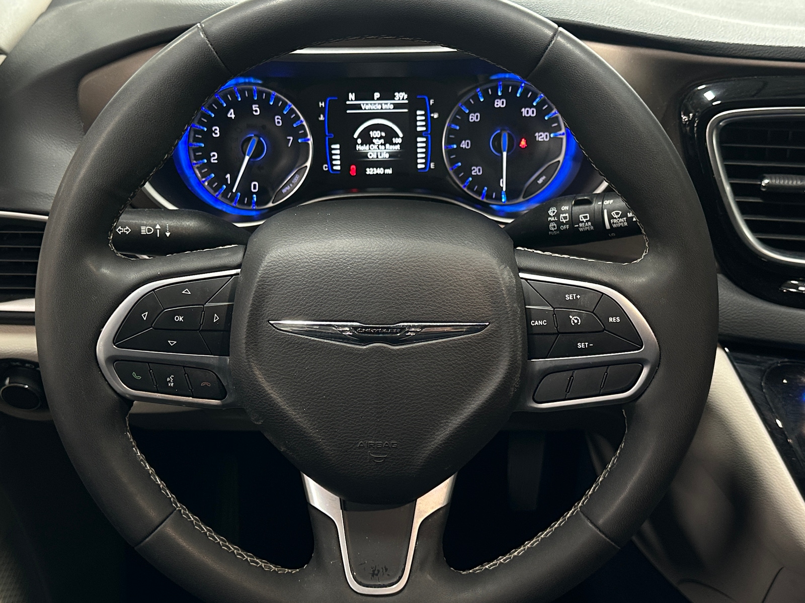 Thumbnail: 2024 Chrysler Voyager - 5