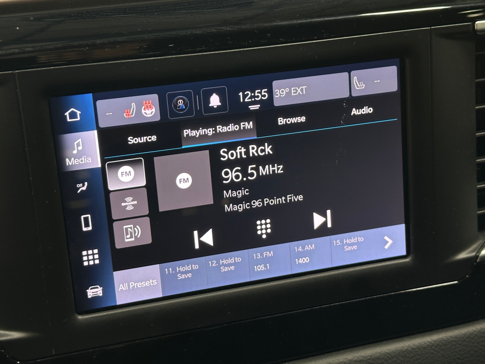 Thumbnail: 2024 Chrysler Voyager - 4