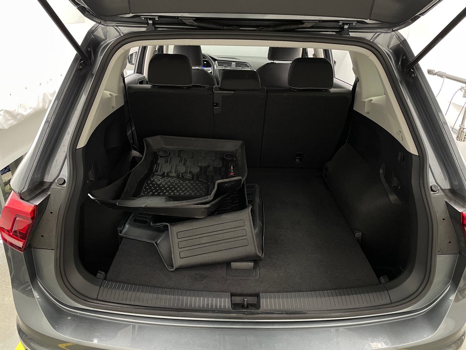 Thumbnail: 2024 Volkswagen Tiguan - 7