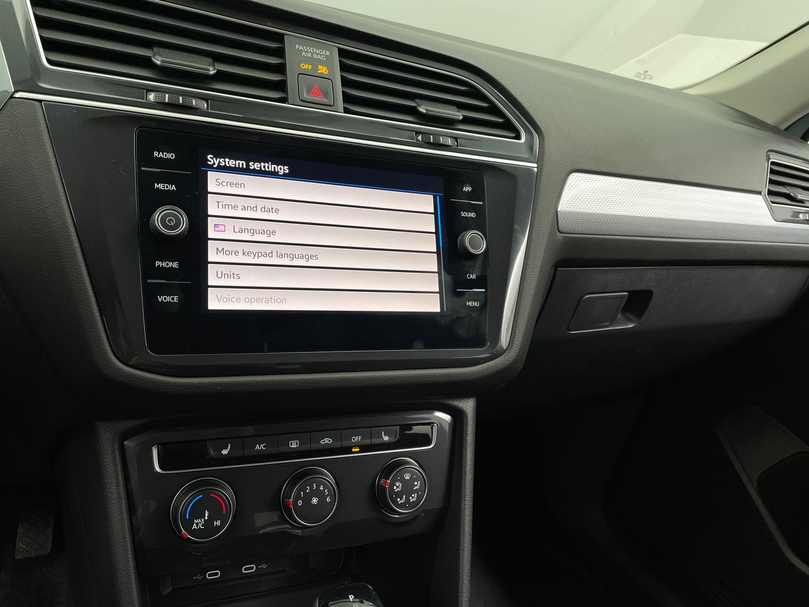 Thumbnail: 2024 Volkswagen Tiguan - 4