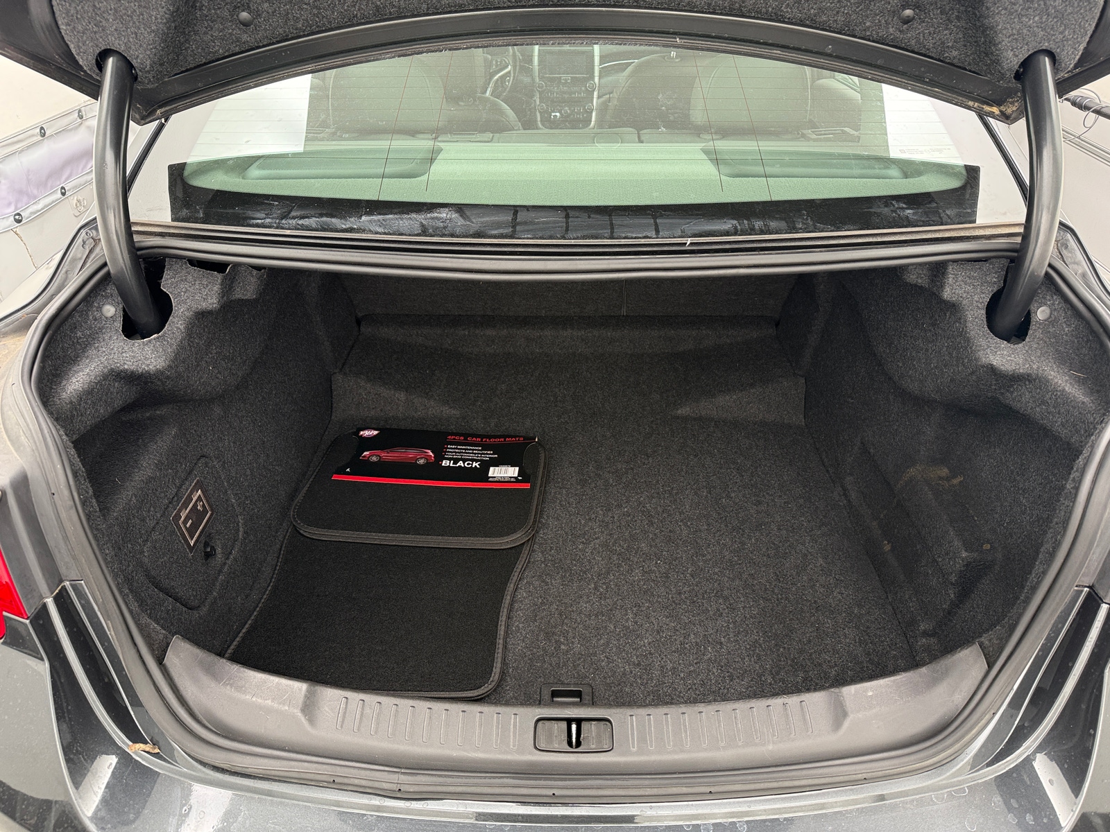 Thumbnail: 2015 Chevrolet Malibu - 6