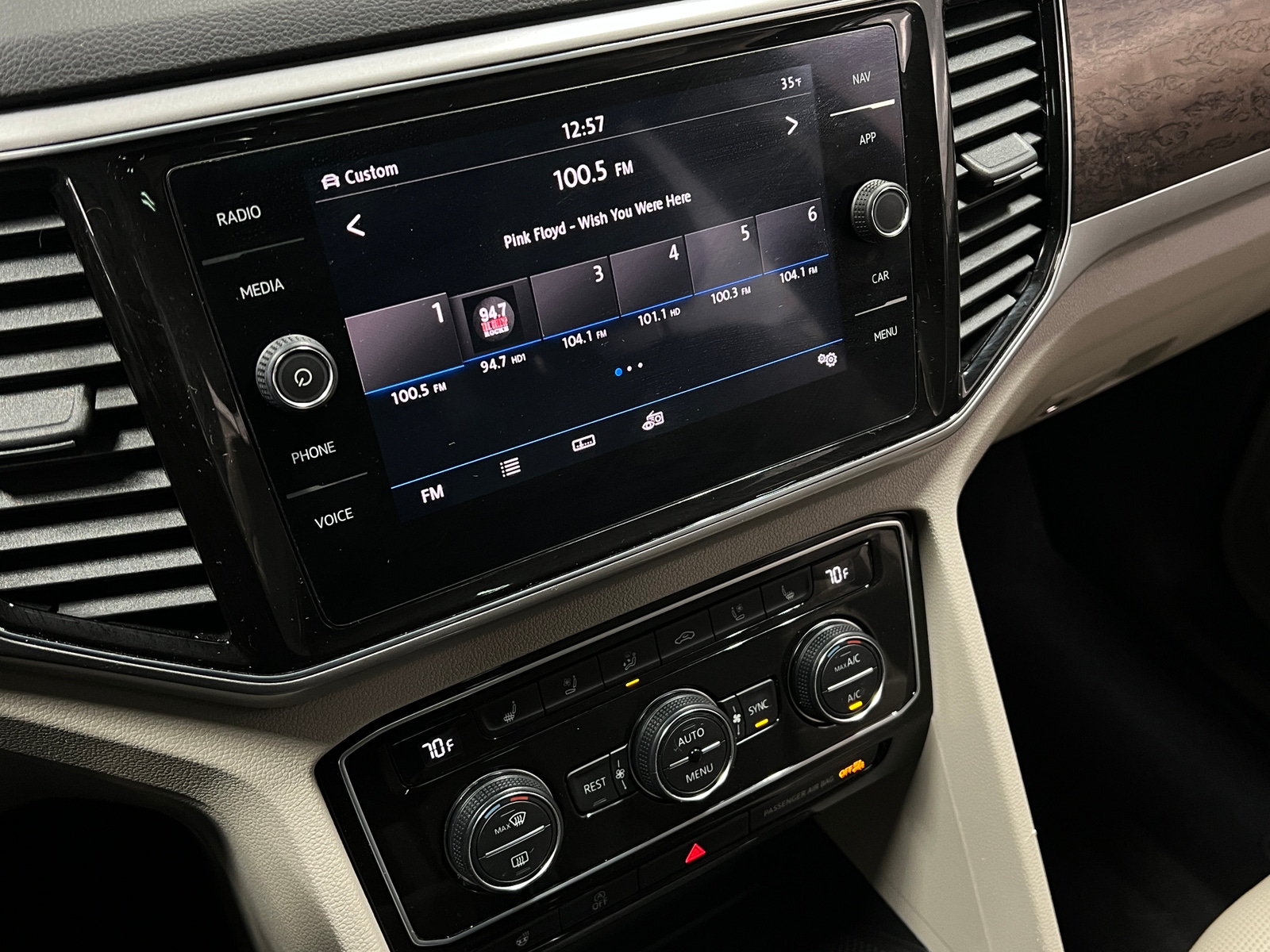 Thumbnail: 2019 Volkswagen Atlas - 3