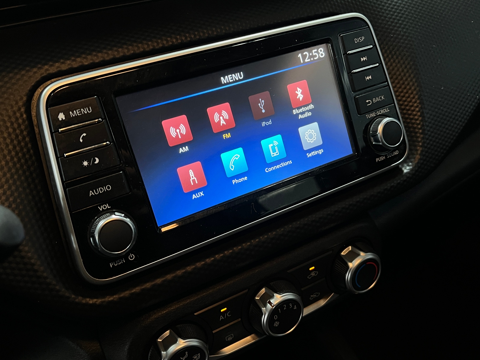 Thumbnail: 2021 Nissan Kicks - 4