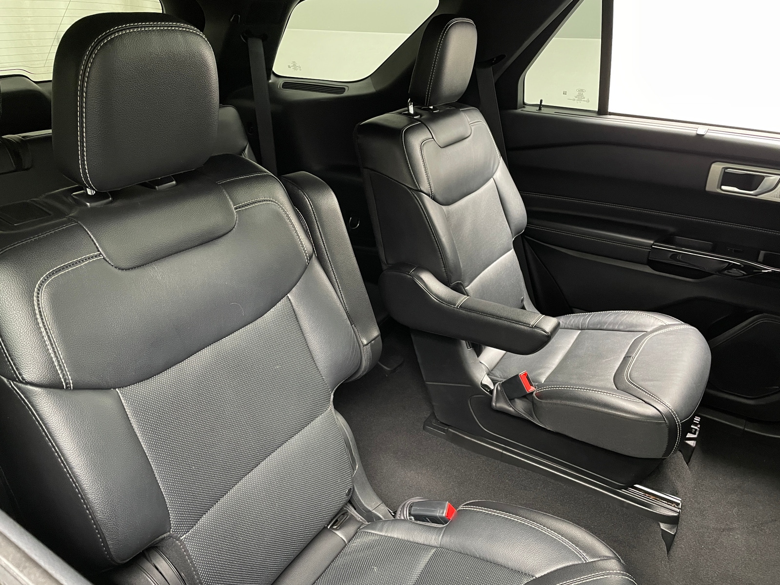 Thumbnail: 2022 Ford Explorer - 5