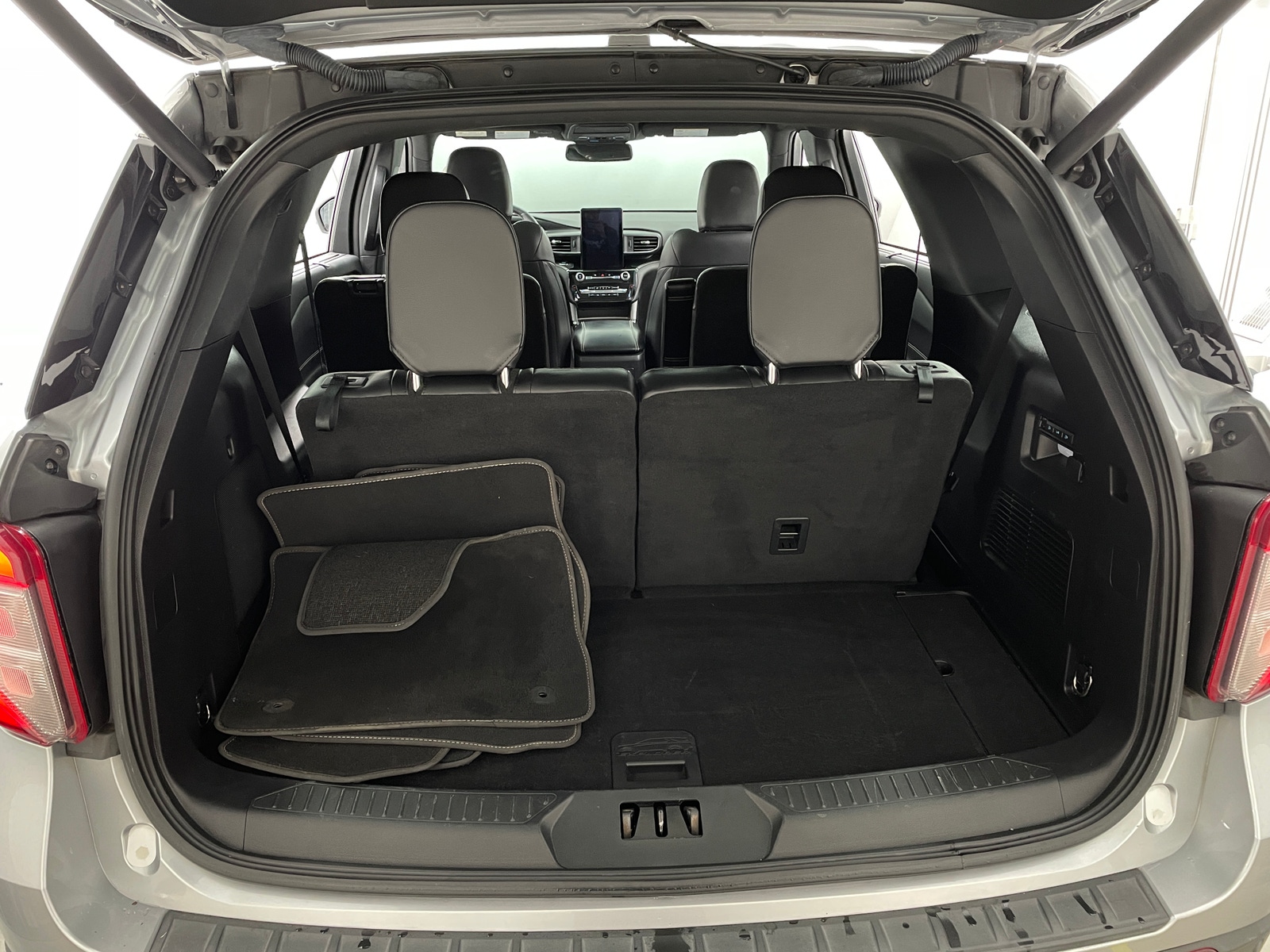 Thumbnail: 2022 Ford Explorer - 6