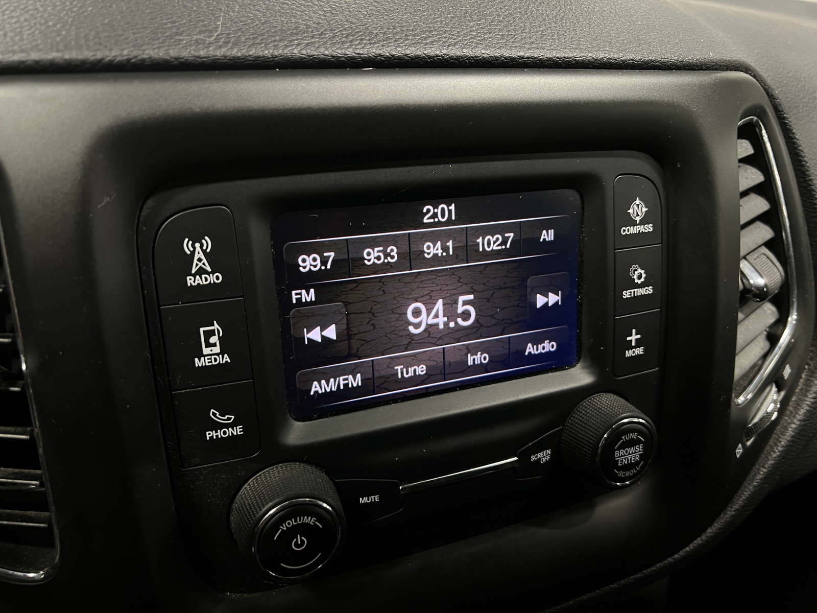 Thumbnail: 2017 Jeep Compass - 4