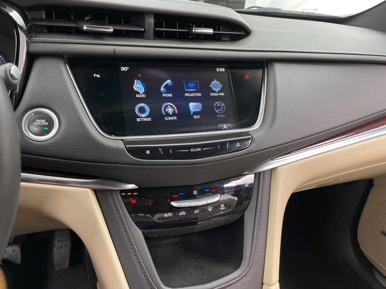 Thumbnail: 2017 Cadillac XT5 - 3