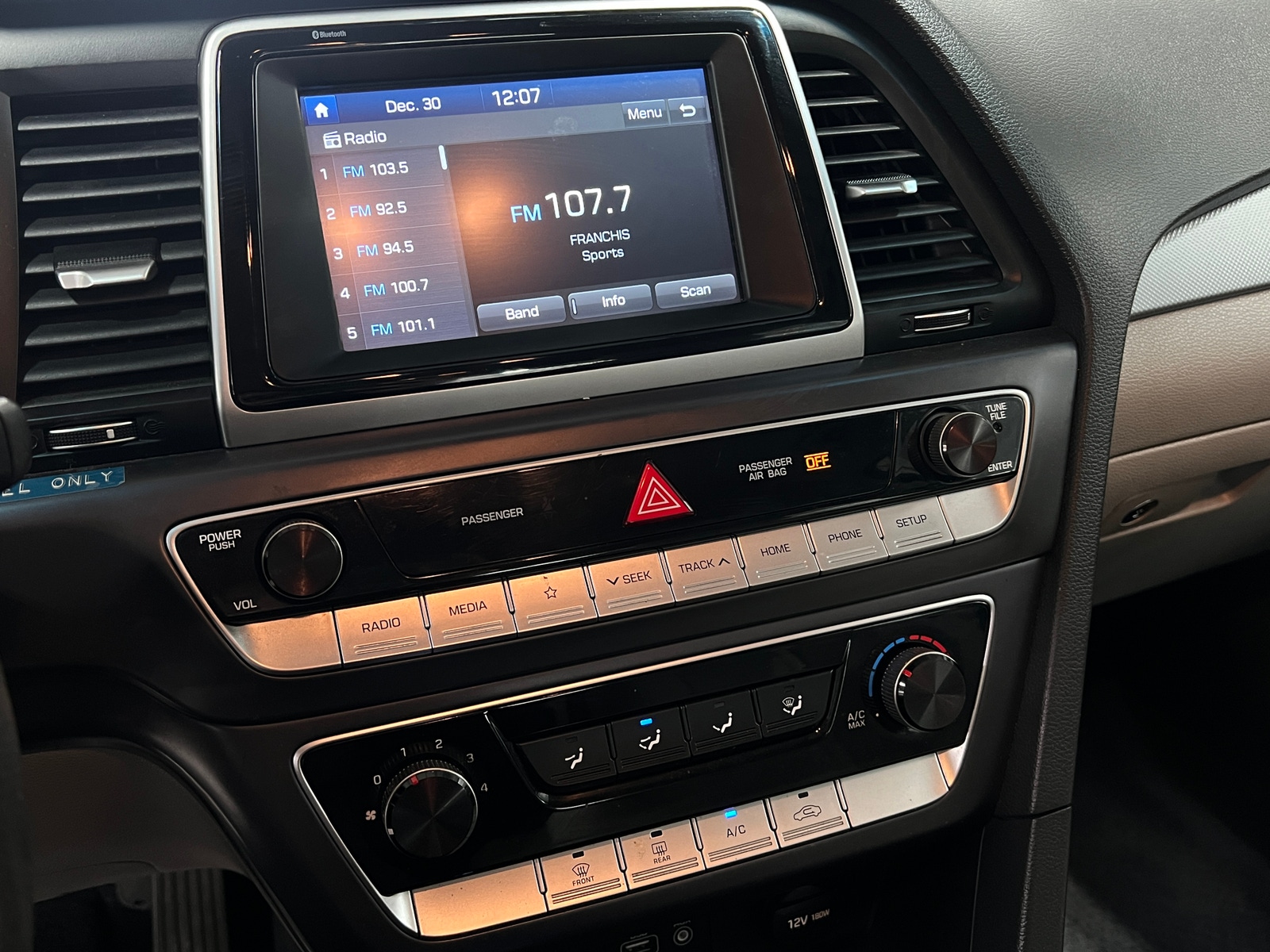 Thumbnail: 2019 Hyundai Sonata - 4