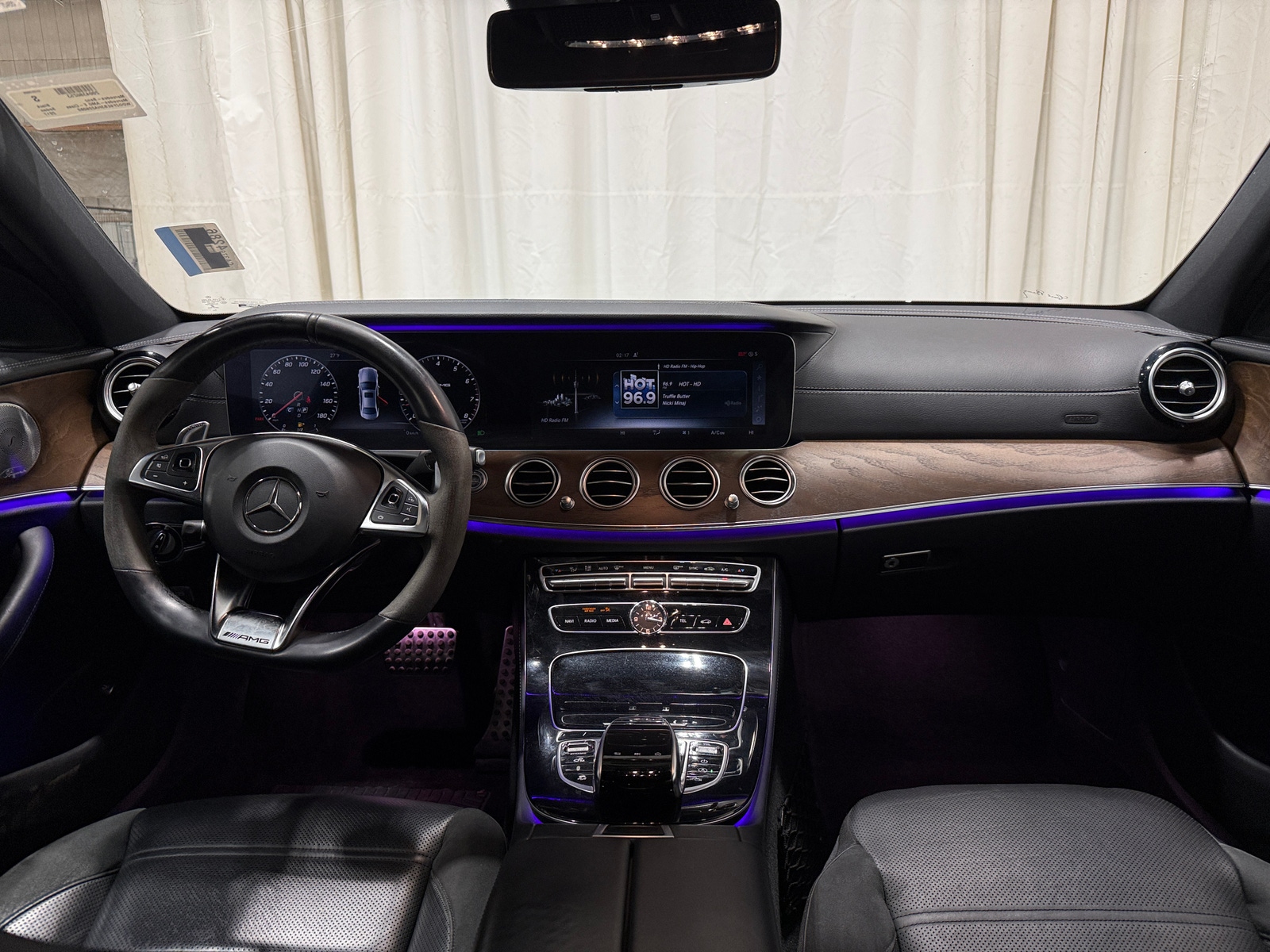 Thumbnail: 2017 Mercedes-Benz E-Class - 2