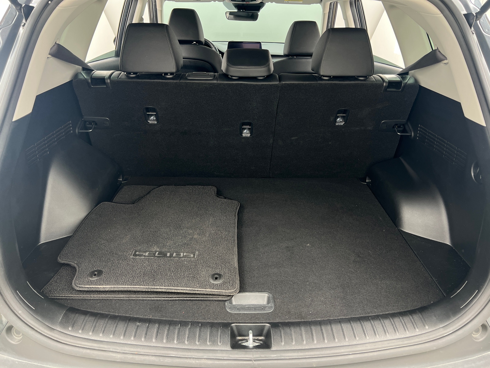 Thumbnail: 2023 Kia Seltos - 6