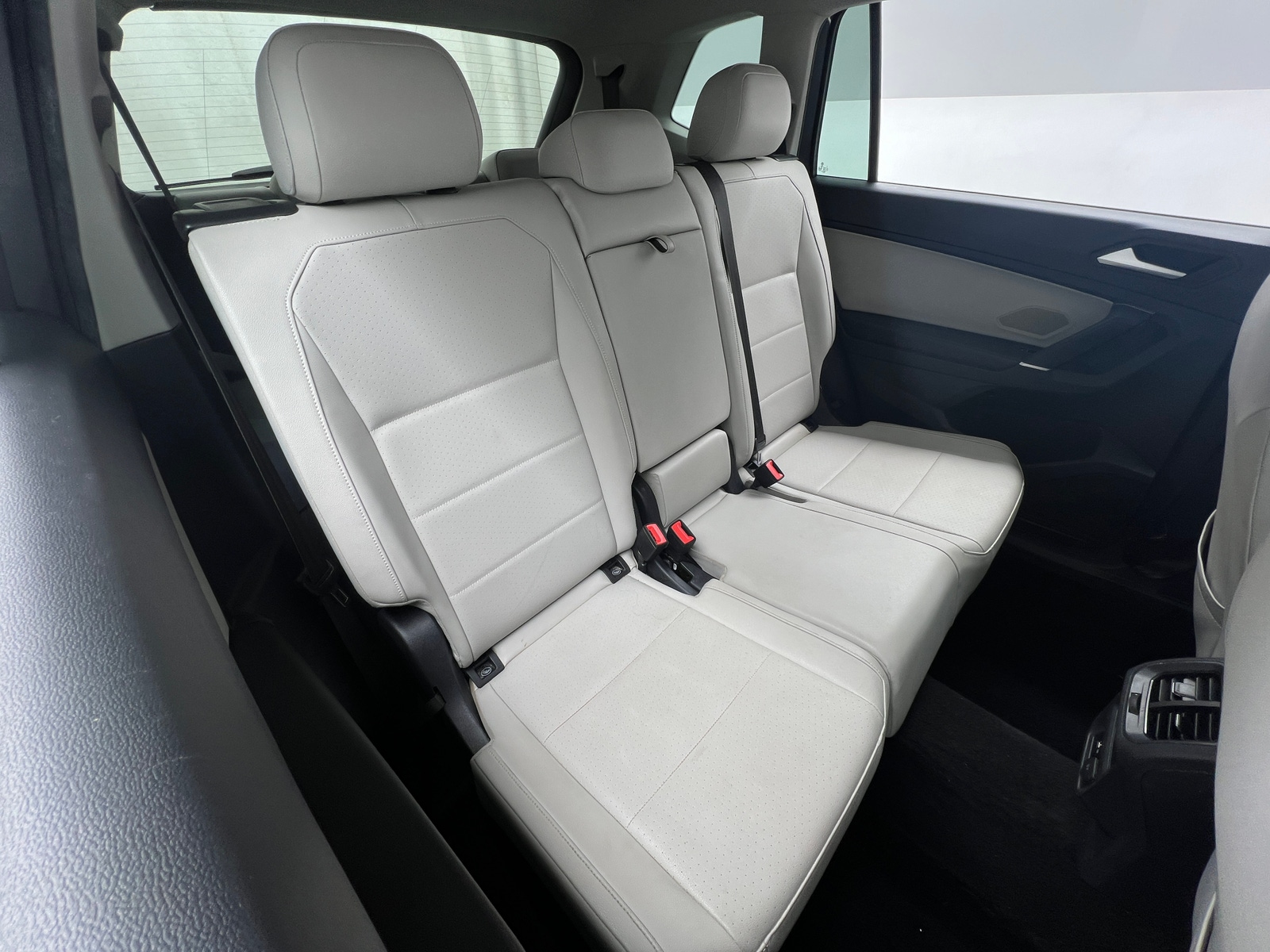 Thumbnail: 2020 Volkswagen Tiguan - 5