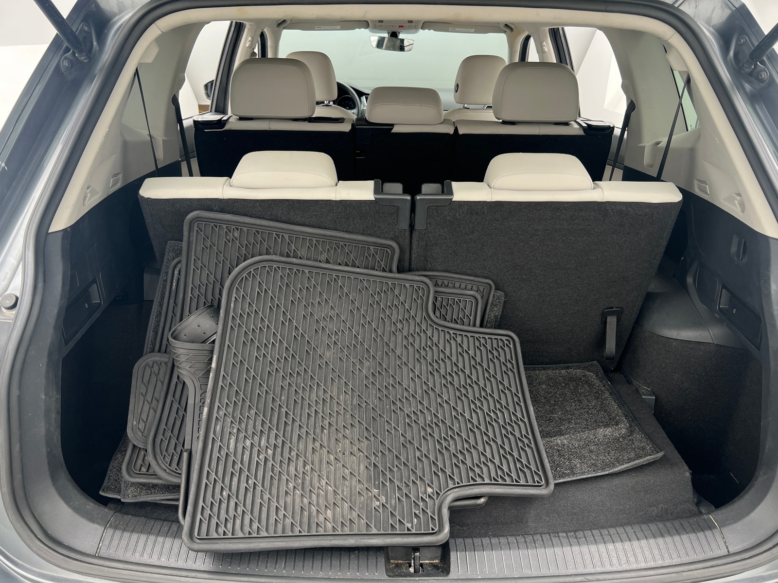 Thumbnail: 2020 Volkswagen Tiguan - 6