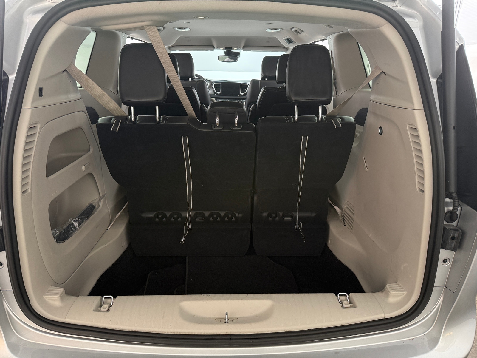 Thumbnail: 2024 Chrysler Pacifica - 6