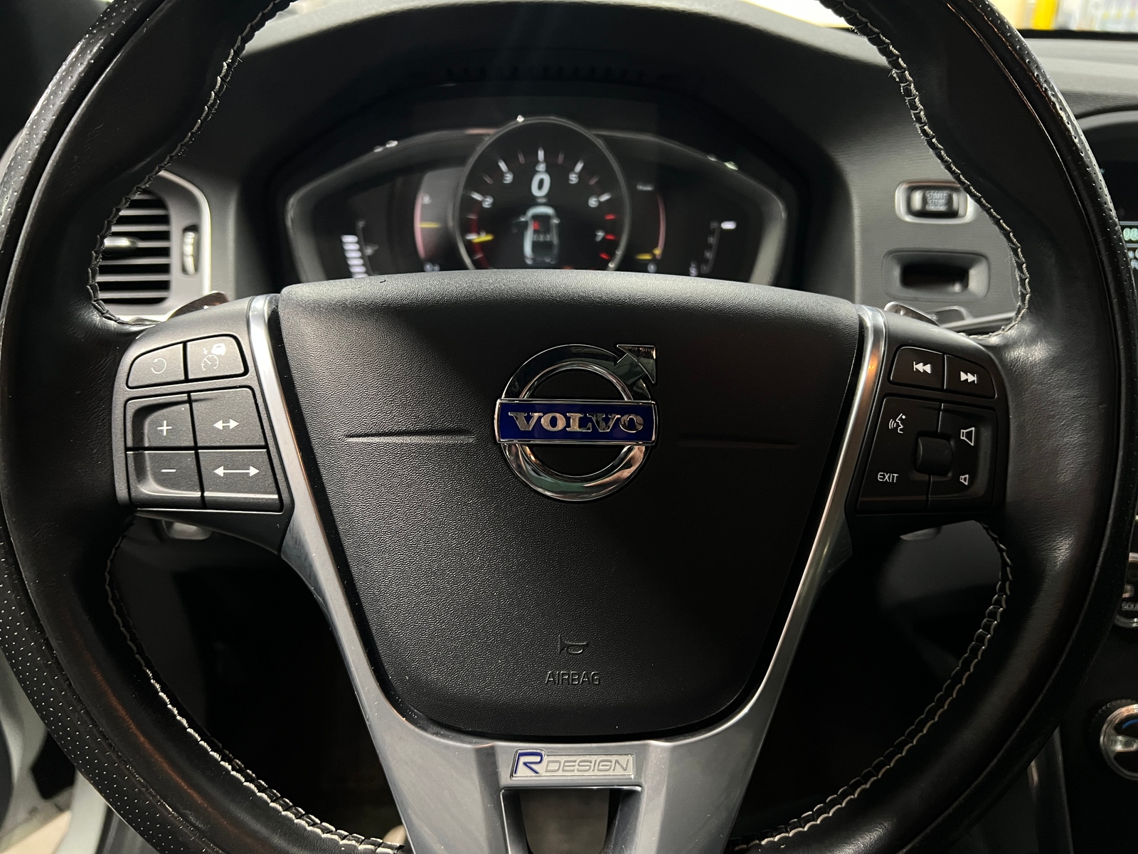 Thumbnail: 2017 Volvo S60 - 4