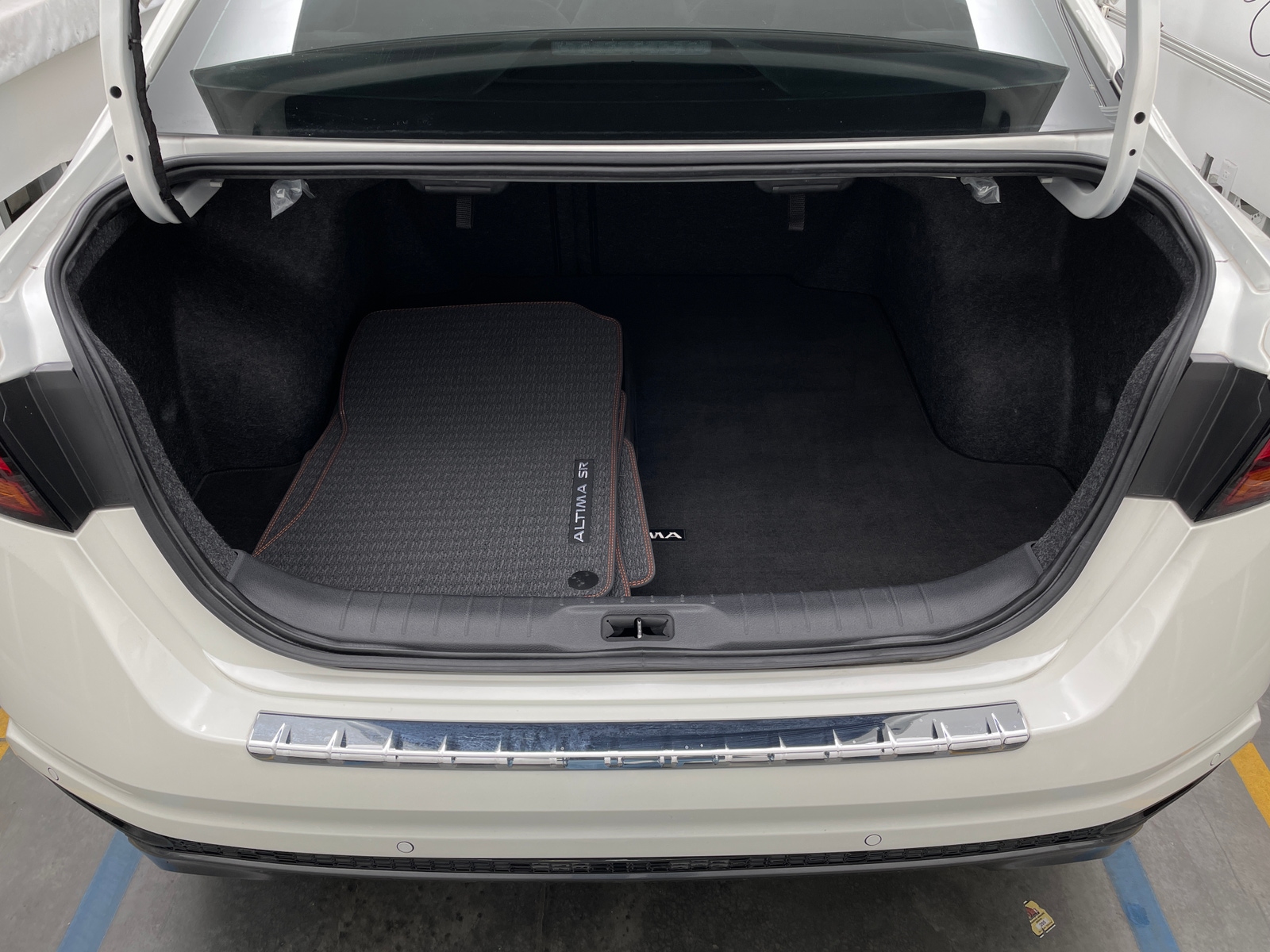 Thumbnail: 2021 Nissan Altima - 7