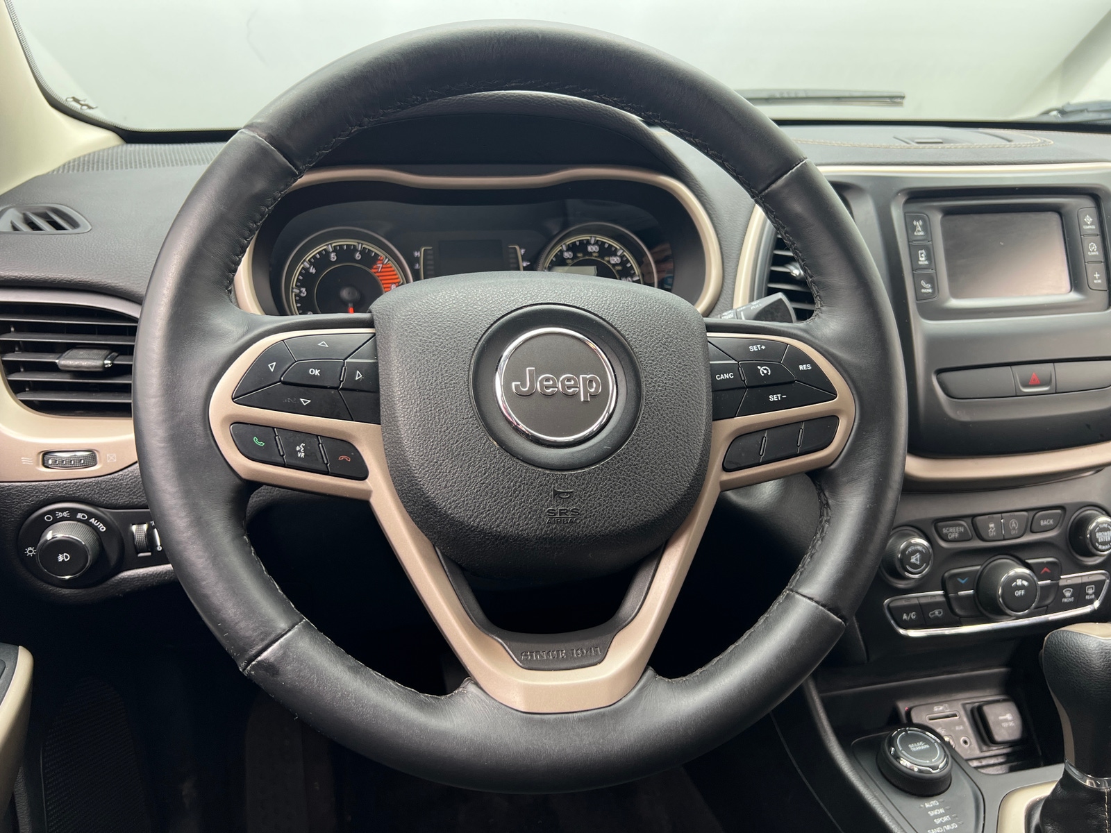 Thumbnail: 2017 Jeep Cherokee - 5