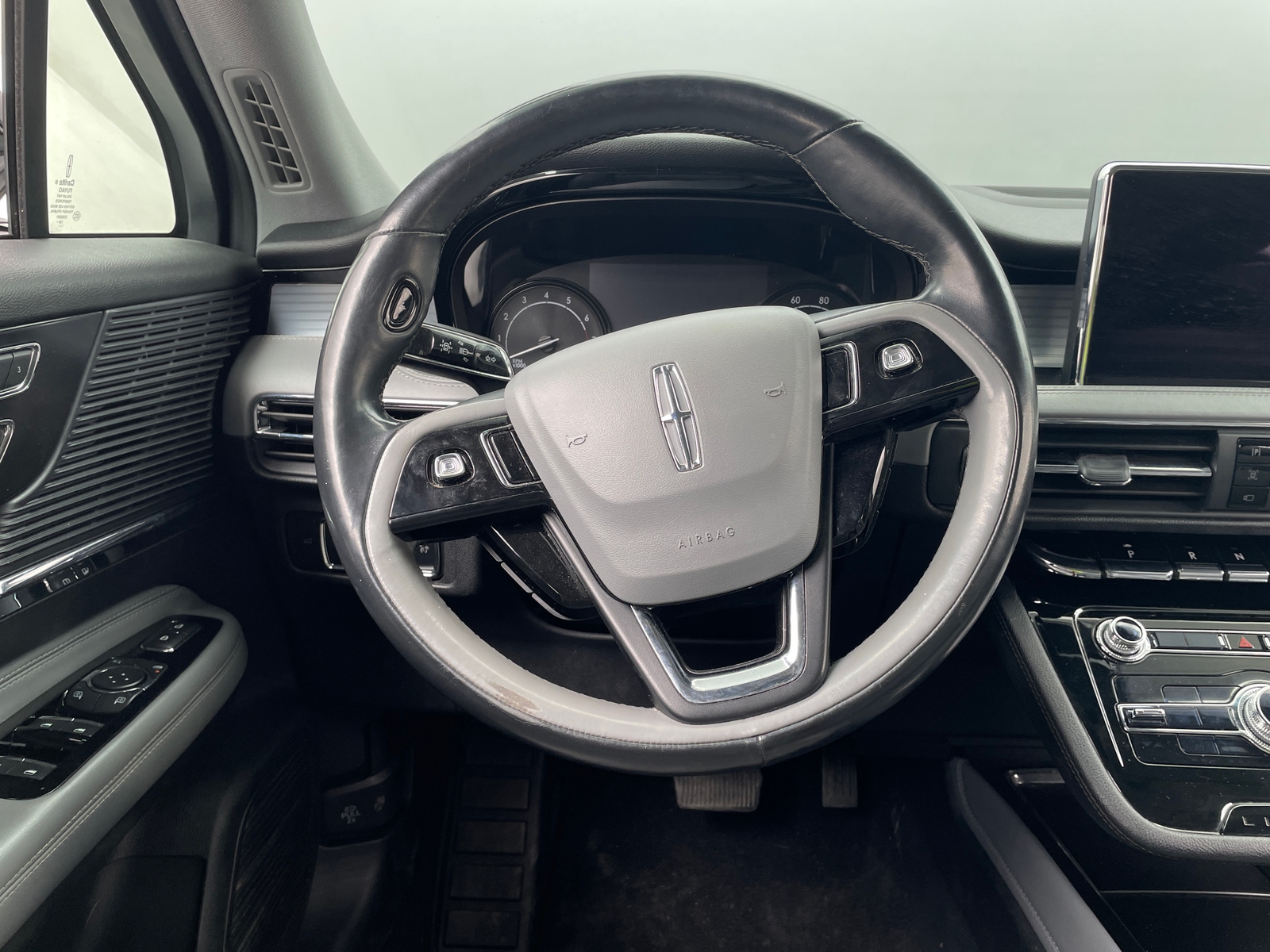 Thumbnail: 2020 Lincoln Corsair - 4