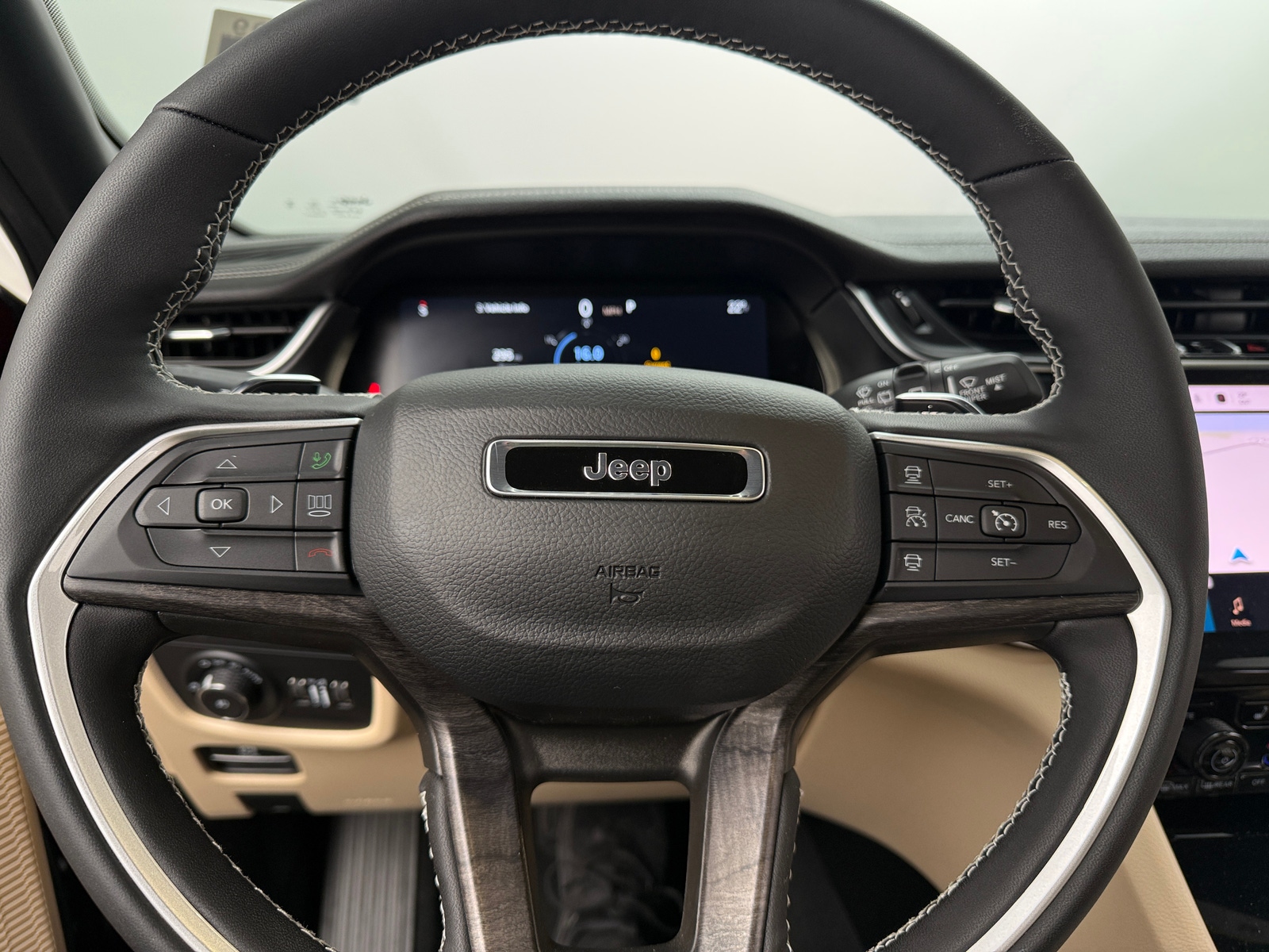 Thumbnail: 2025 Jeep Grand Cherokee - 4