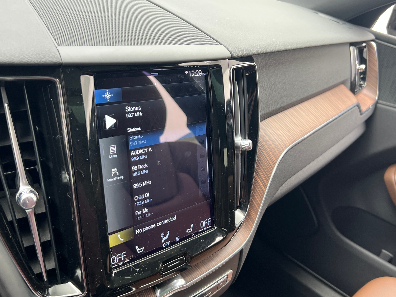 Thumbnail: 2021 Volvo XC60 - 3