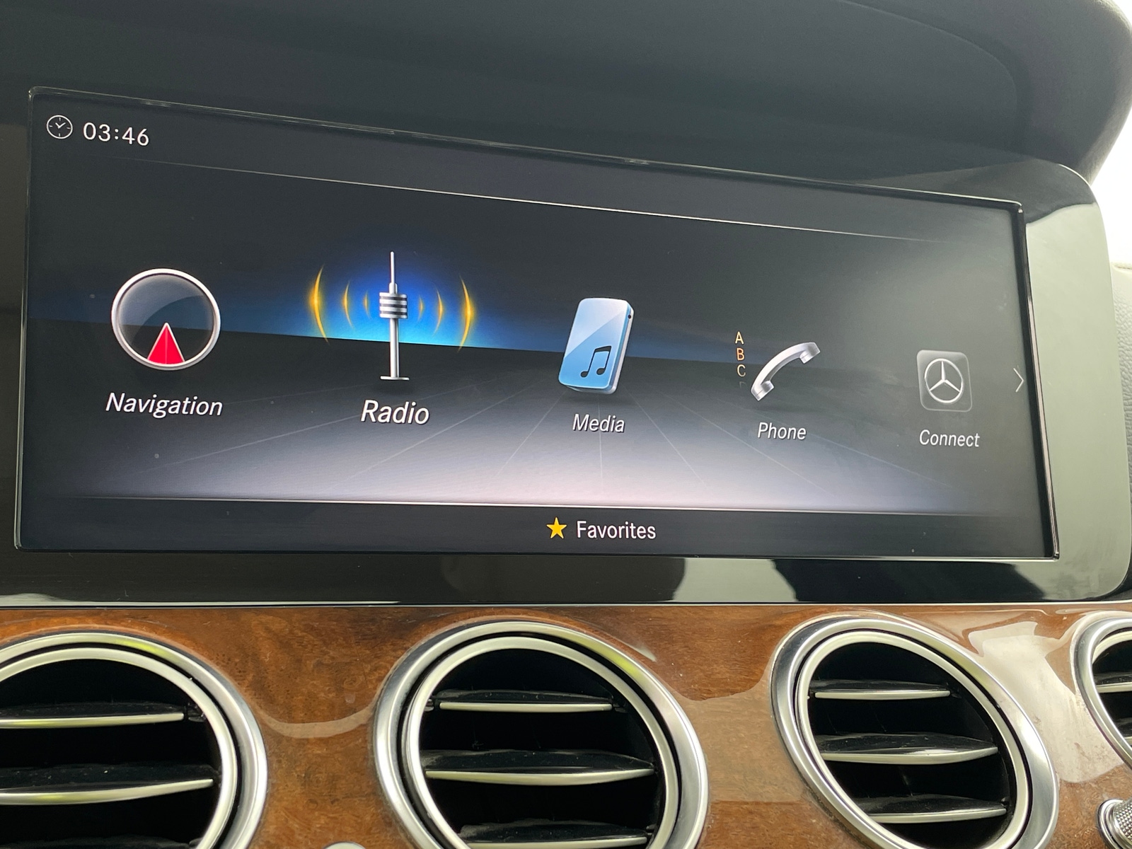 Thumbnail: 2018 Mercedes-Benz E-Class - 3