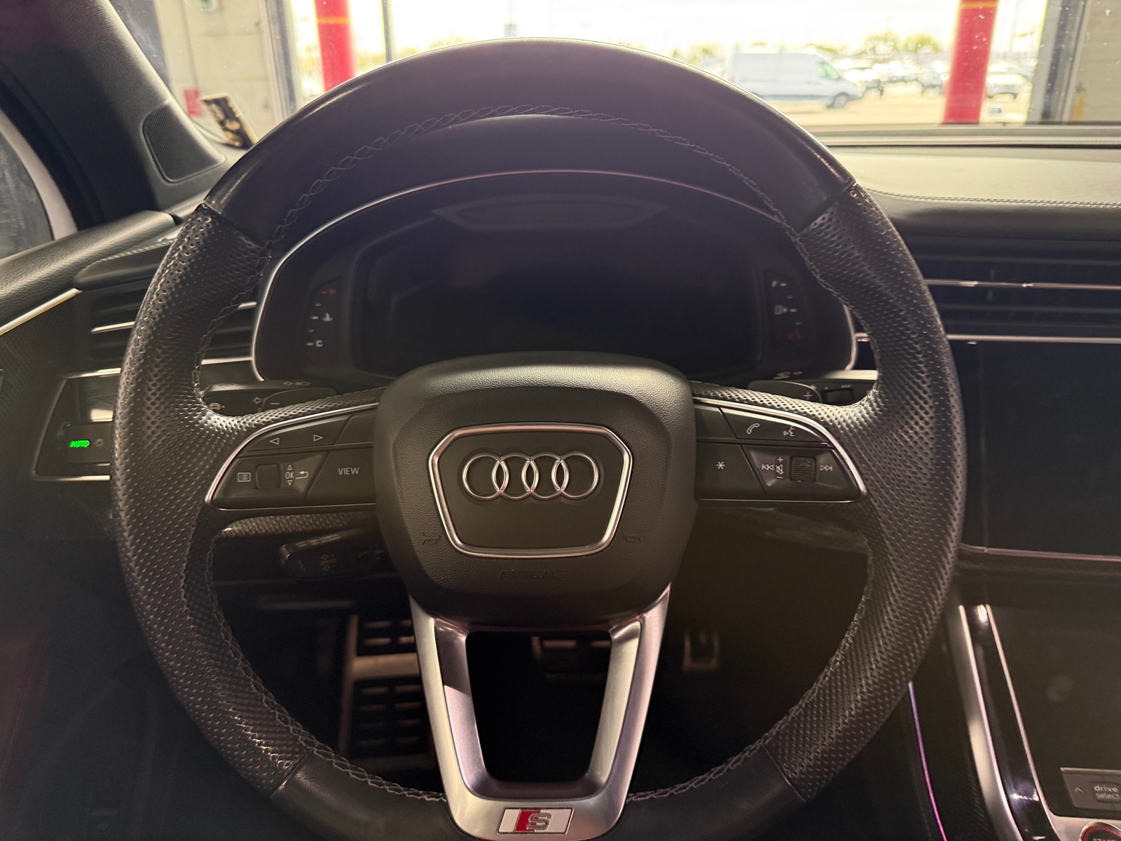 Thumbnail: 2021 Audi SQ7 - 4