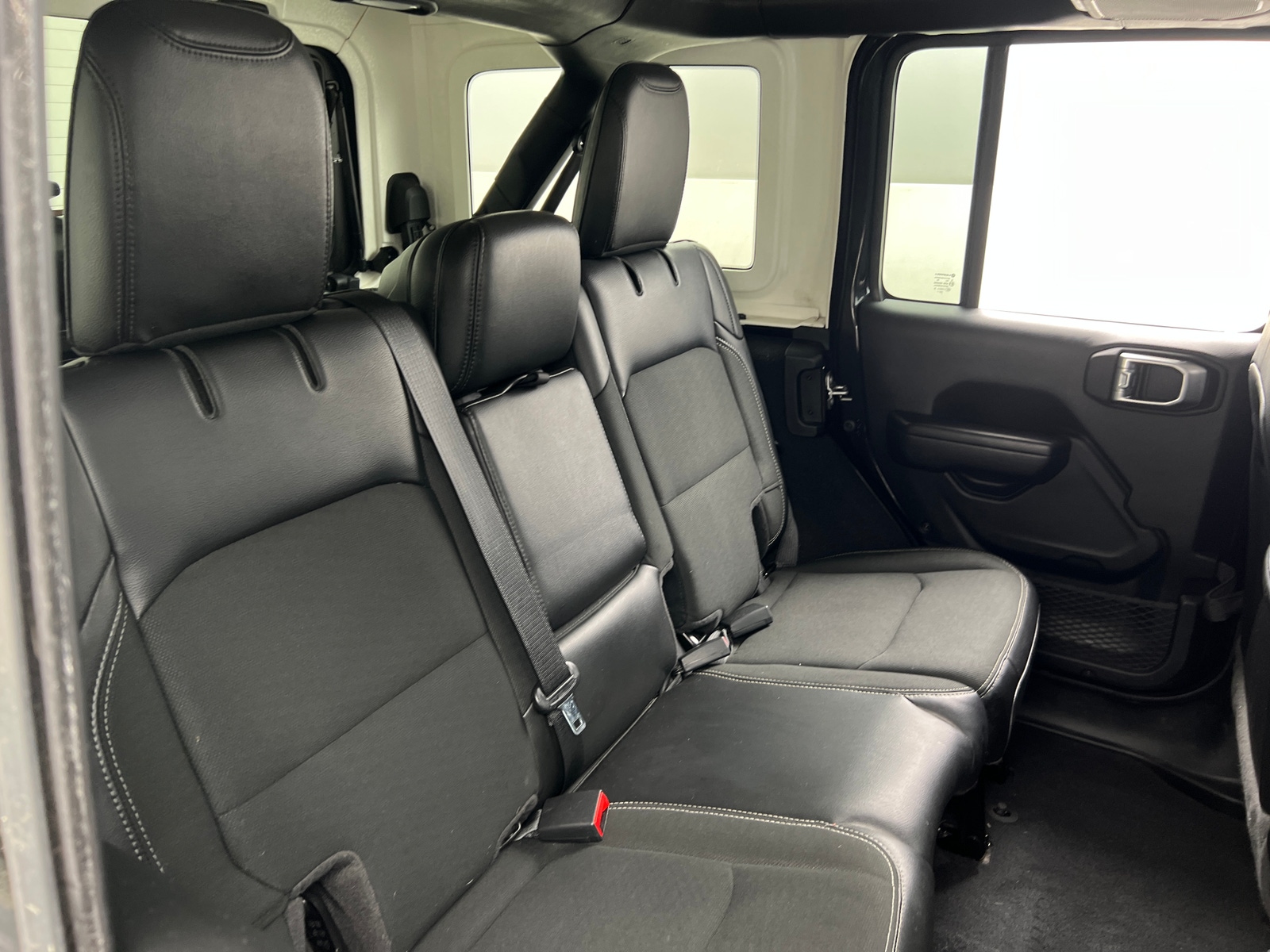 Thumbnail: 2021 Jeep Wrangler - 6