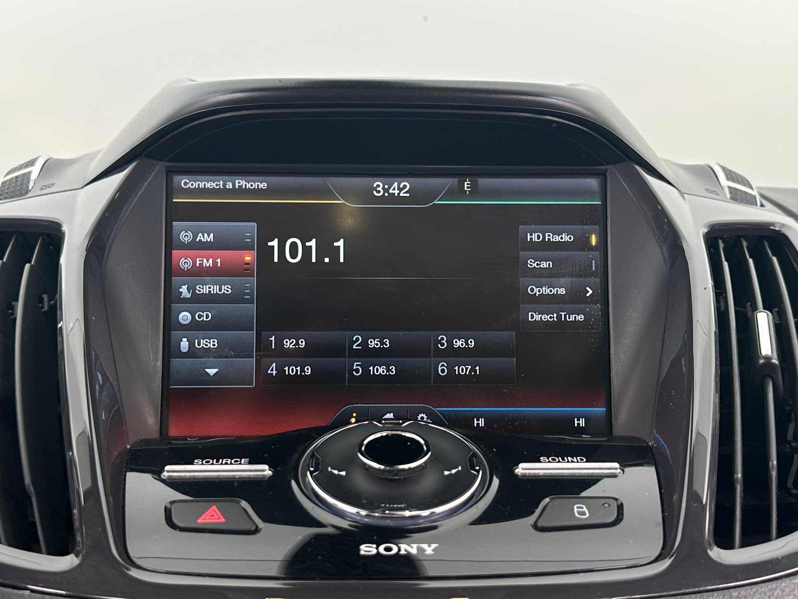 Thumbnail: 2015 Ford Escape - 3