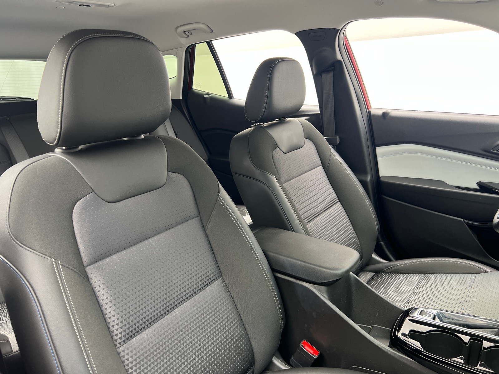 Thumbnail: 2025 Chevrolet Trax - 2