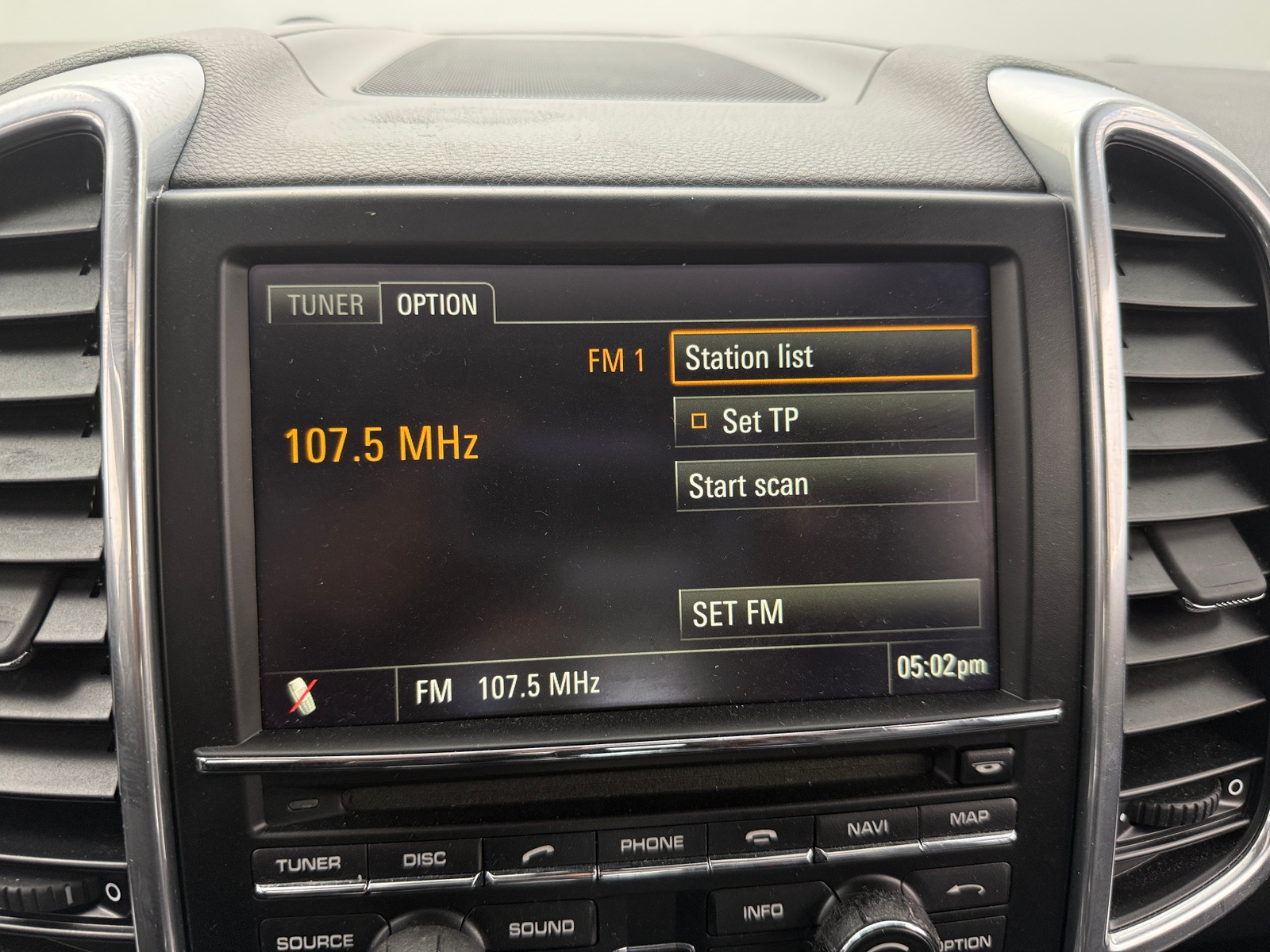 Thumbnail: 2011 Porsche Cayenne - 3