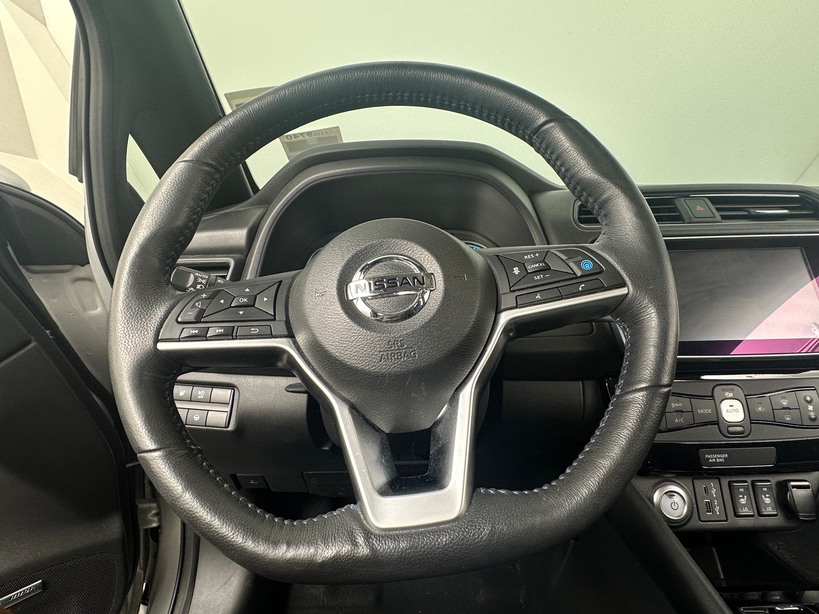 Thumbnail: 2020 Nissan Leaf - 4