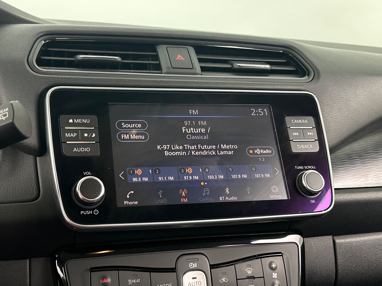 Thumbnail: 2020 Nissan Leaf - 3