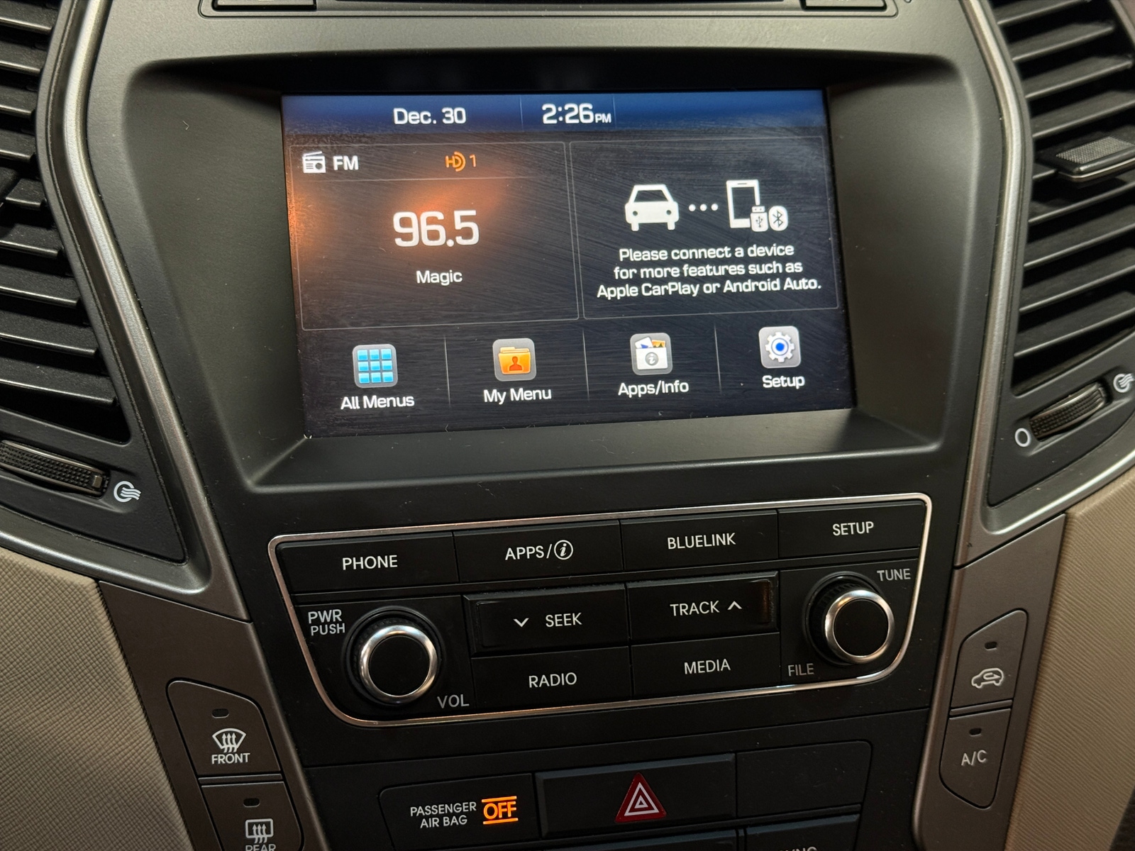 Thumbnail: 2017 Hyundai Santa Fe - 4