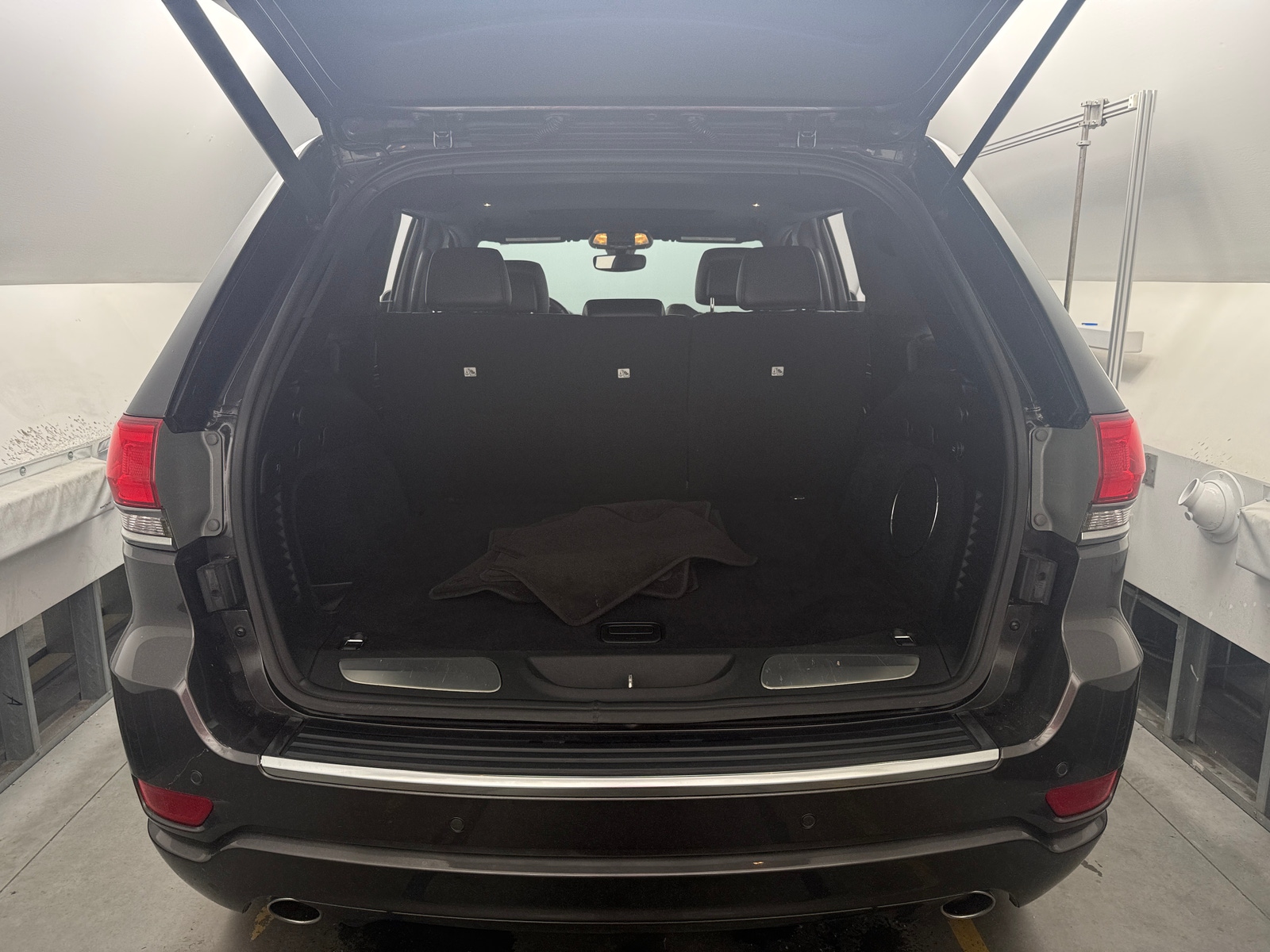 Thumbnail: 2018 Jeep Grand Cherokee - 6