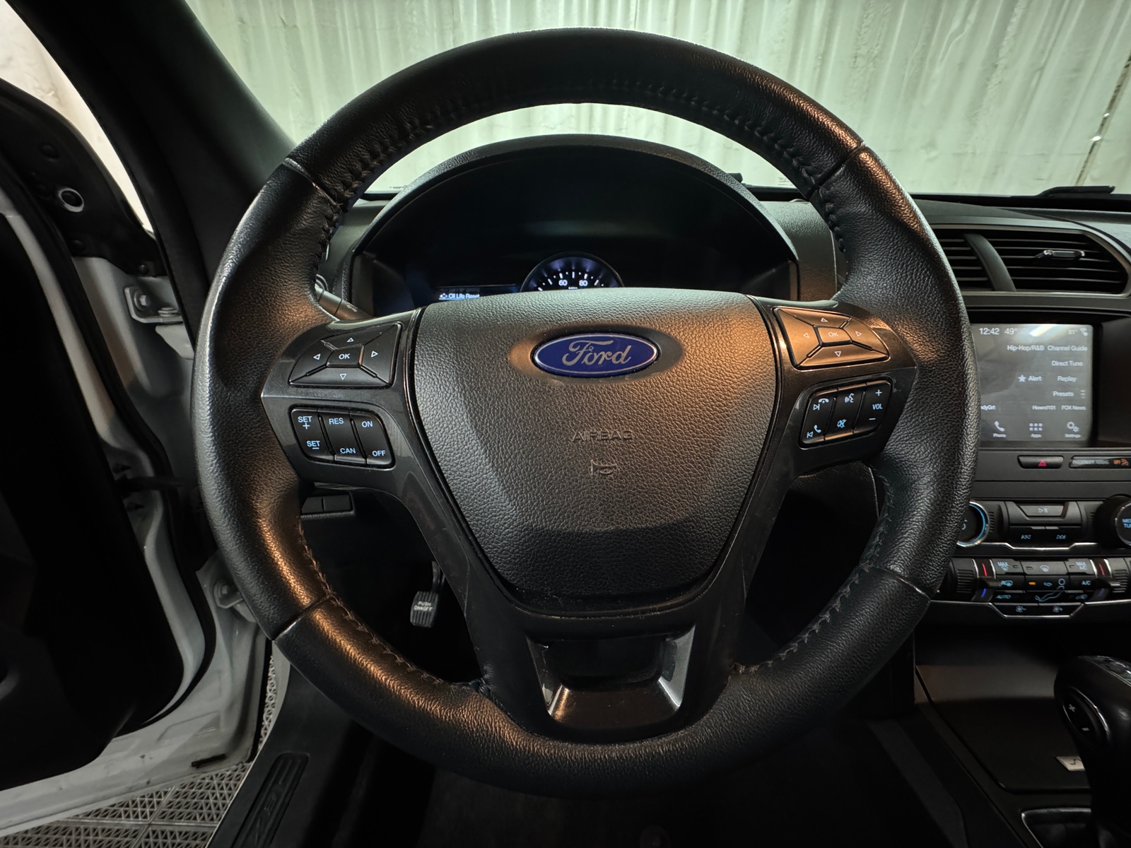 Thumbnail: 2019 Ford Explorer - 5