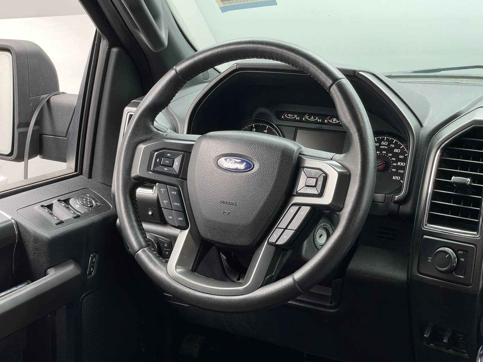 Thumbnail: 2017 Ford Econoline - 5