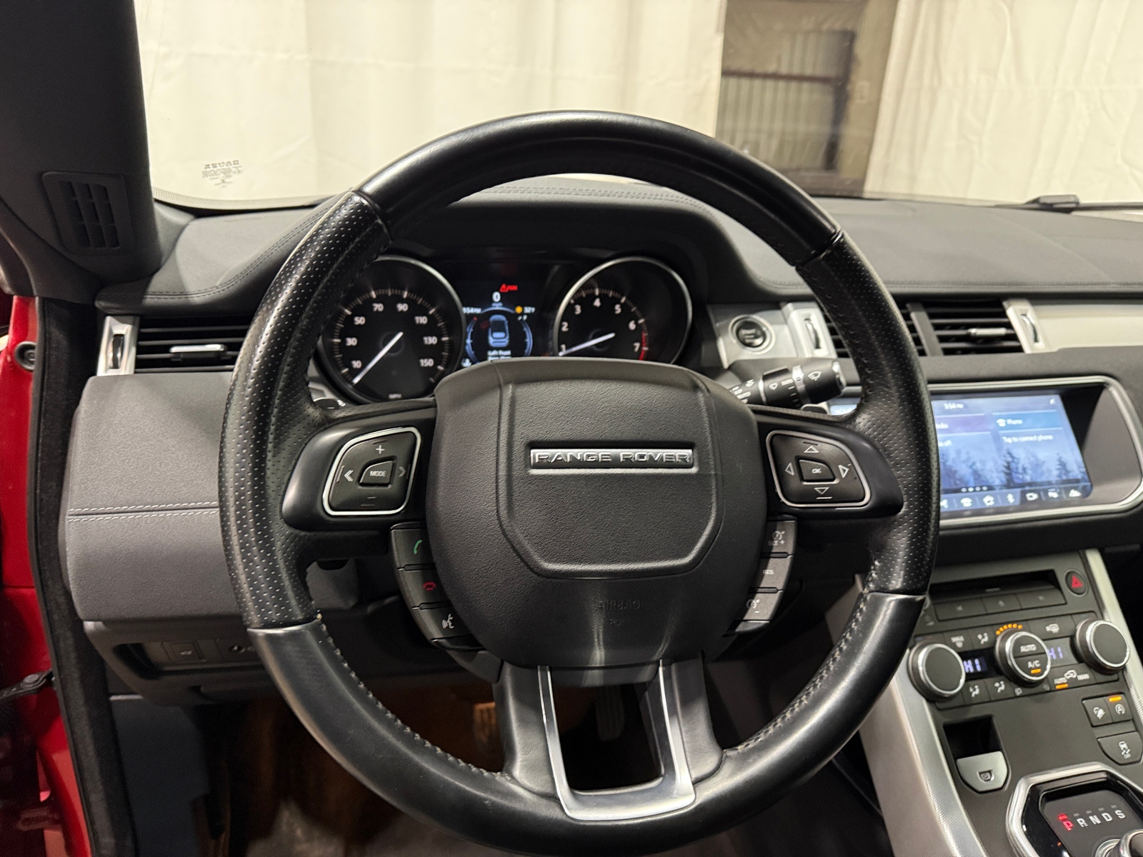 Thumbnail: 2017 Land Rover Range Rover Evoque - 4