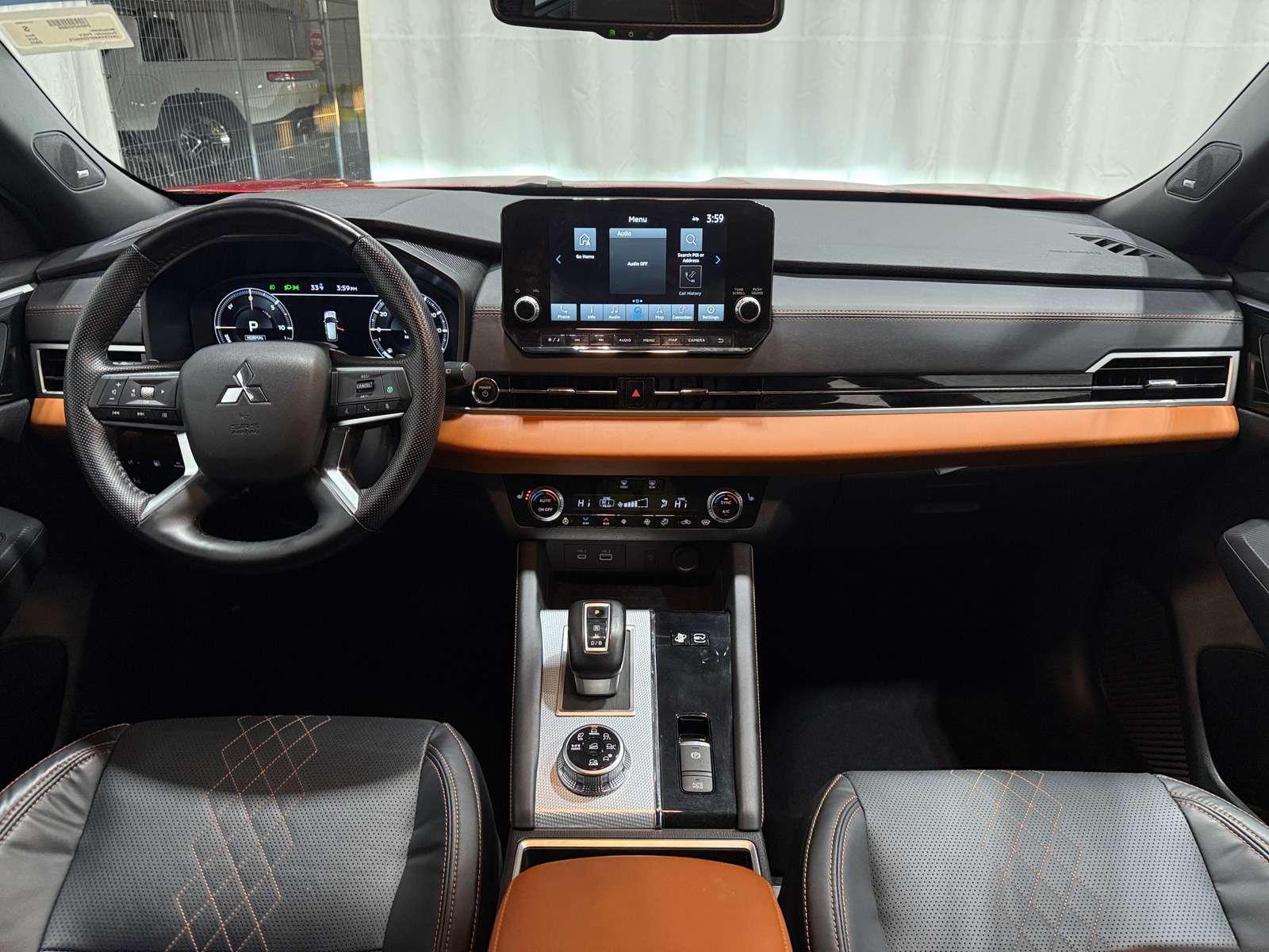 Thumbnail: 2023 Mitsubishi Outlander - 2