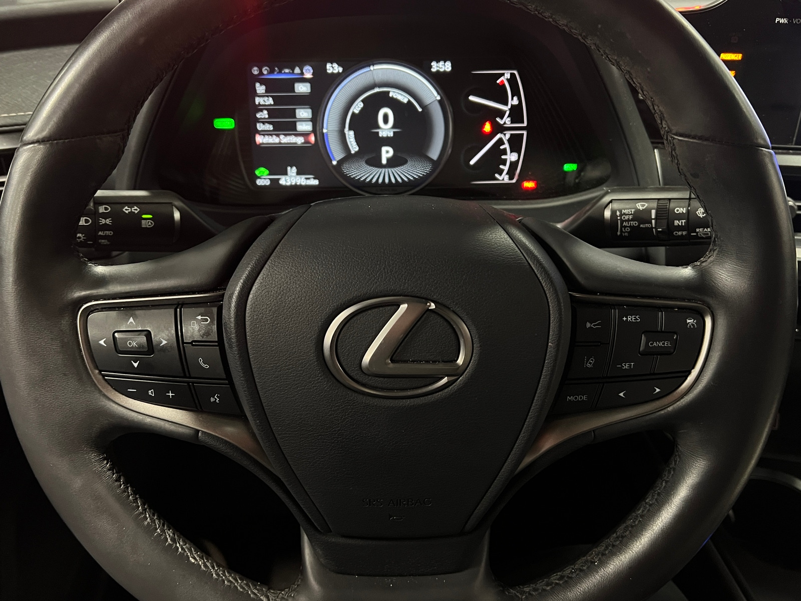 Thumbnail: 2023 Lexus UX - 4
