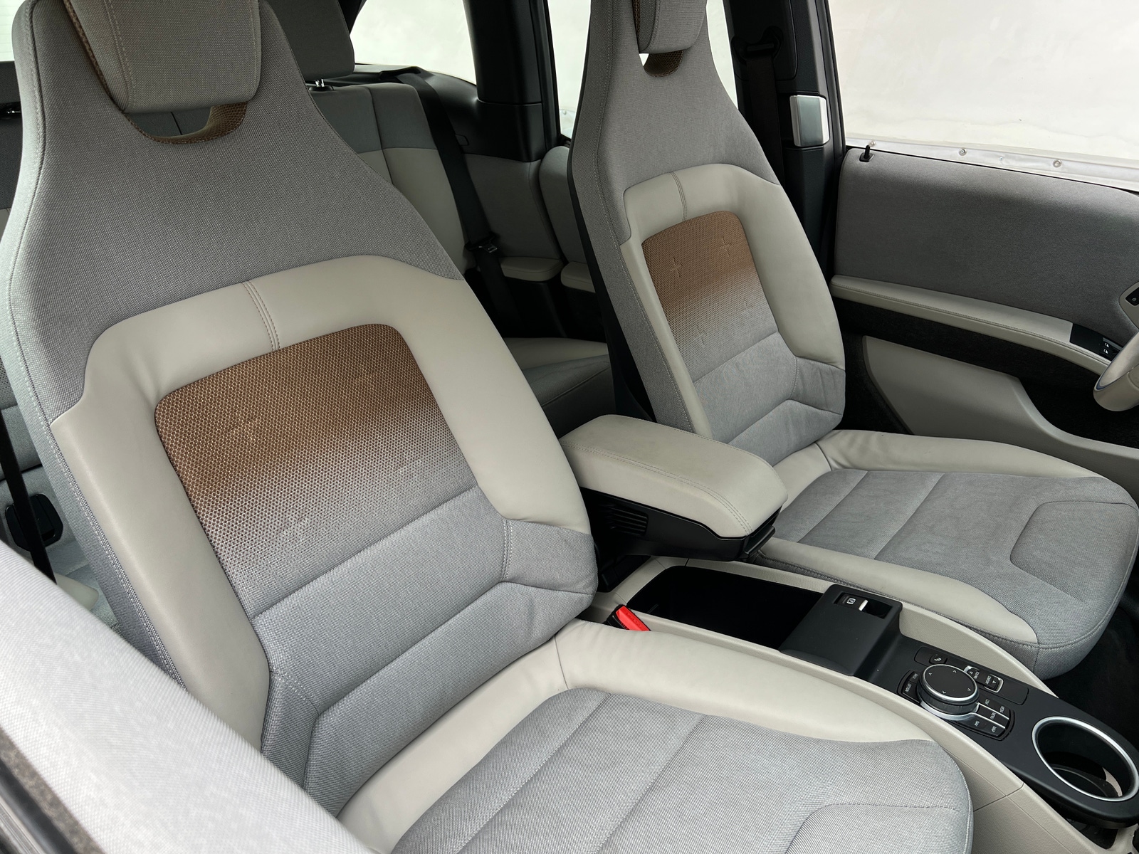 Thumbnail: 2021 BMW i3 - 2