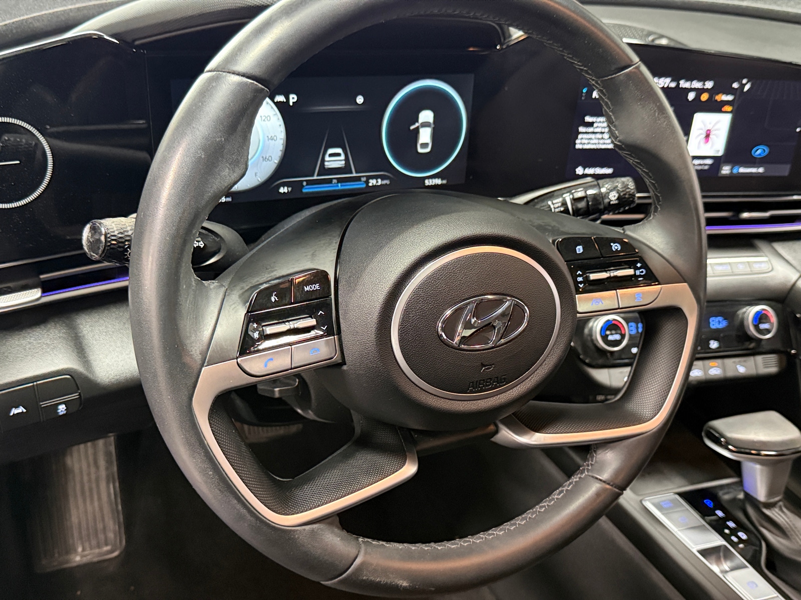 Thumbnail: 2023 Hyundai Elantra - 4