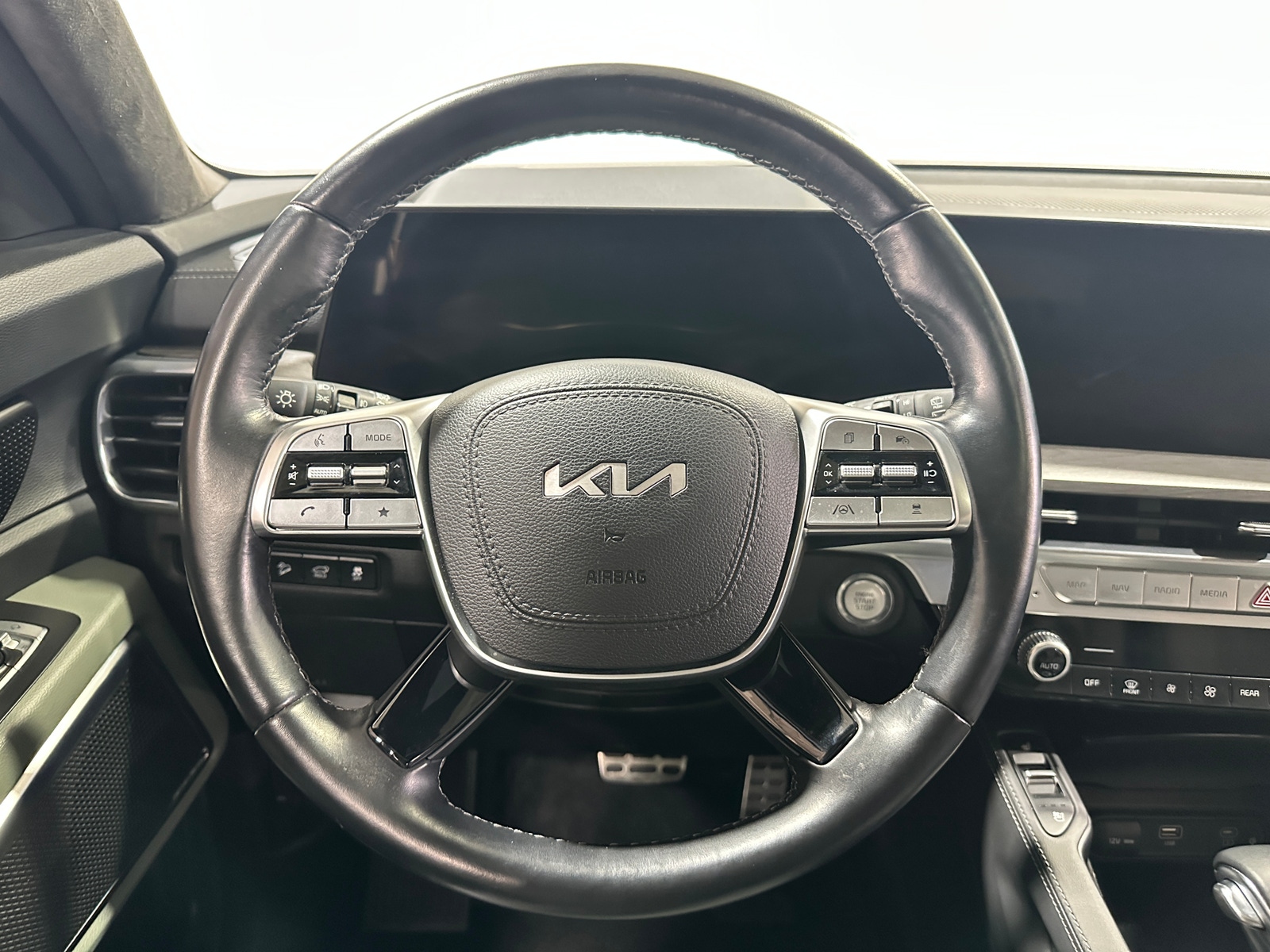 Thumbnail: 2023 Kia Telluride - 4