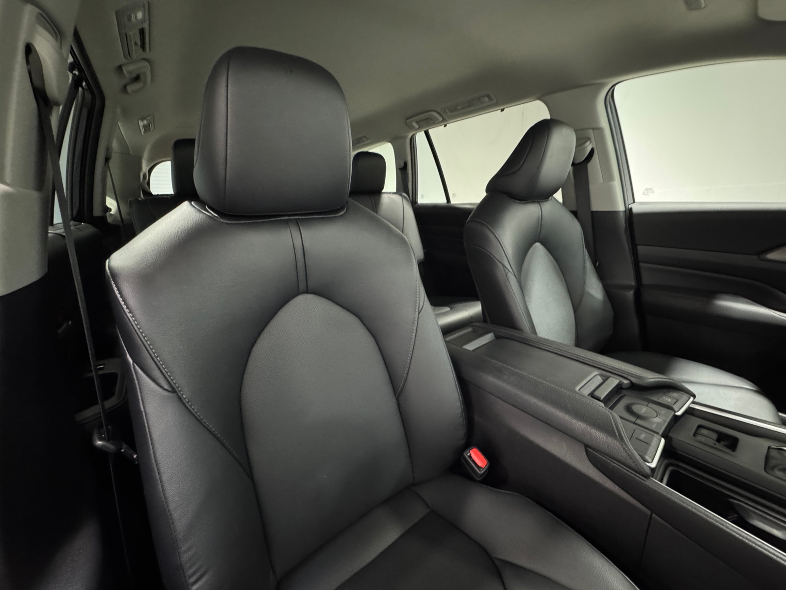 Thumbnail: 2025 Toyota Grand Highlander - 2