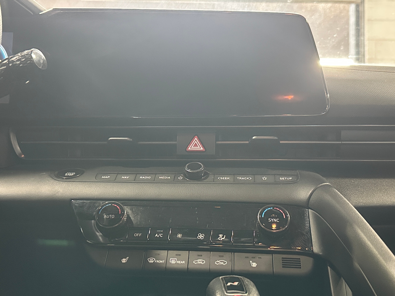 Thumbnail: 2023 Hyundai Elantra - 3