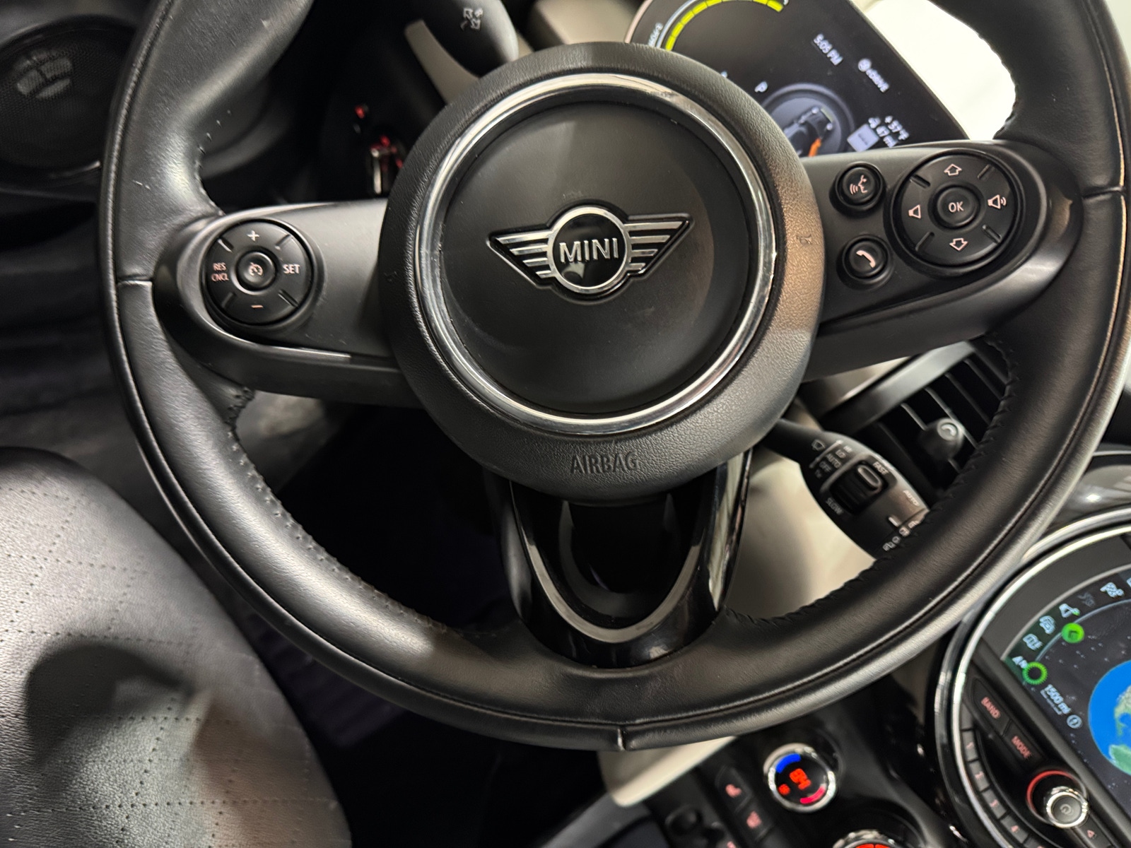 Thumbnail: 2021 MINI Cooper Hardtop - 4