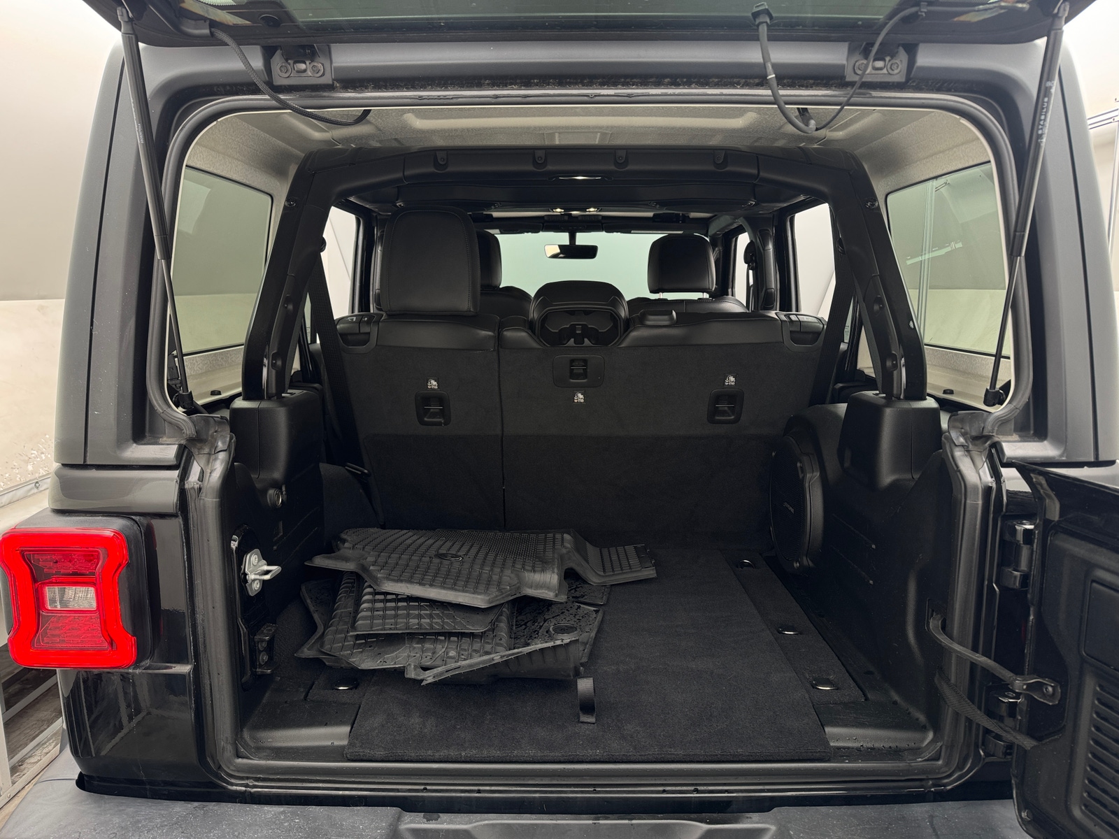 Thumbnail: 2020 Jeep Wrangler - 7