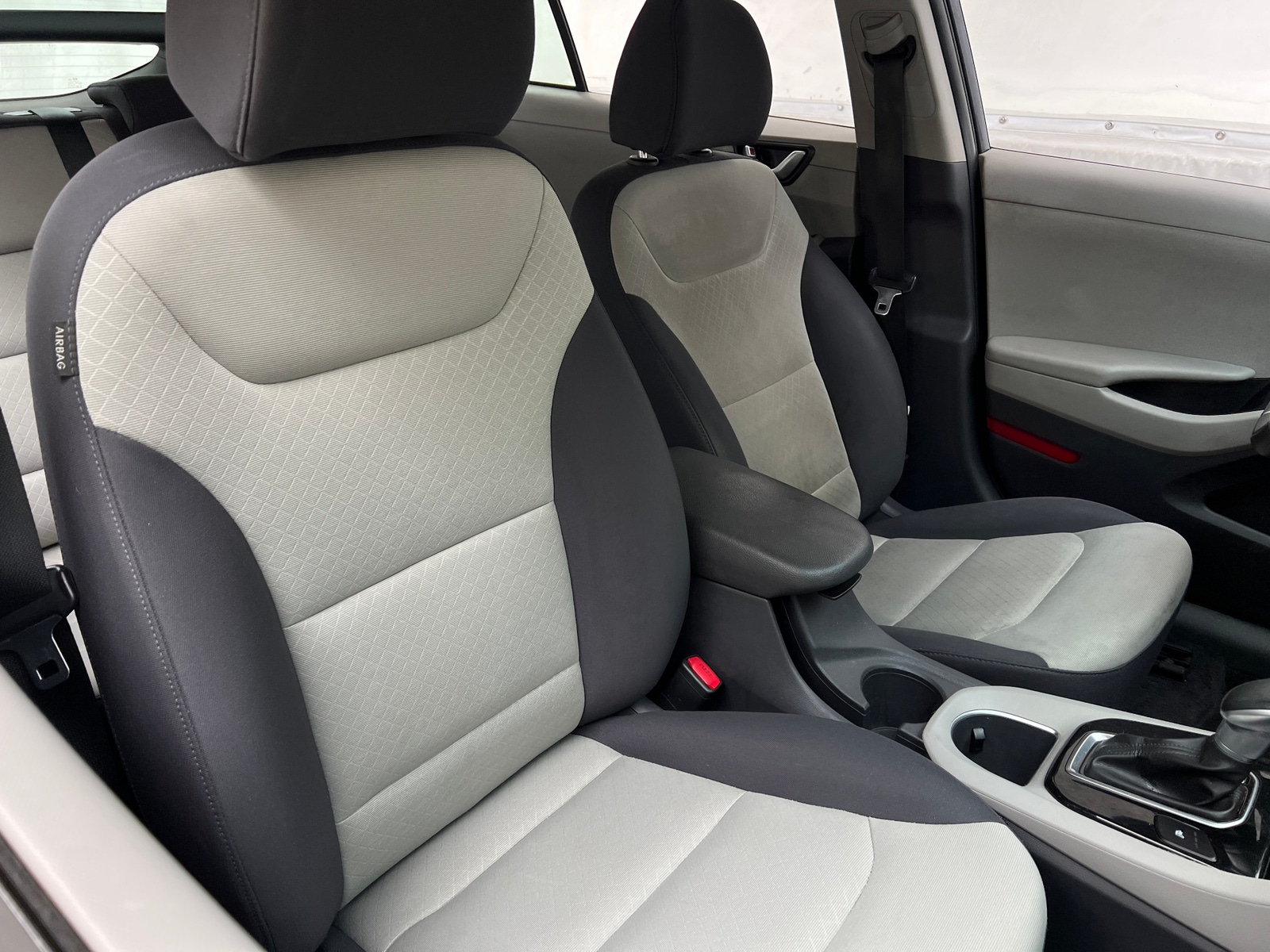 Thumbnail: 2018 Hyundai Ioniq - 2