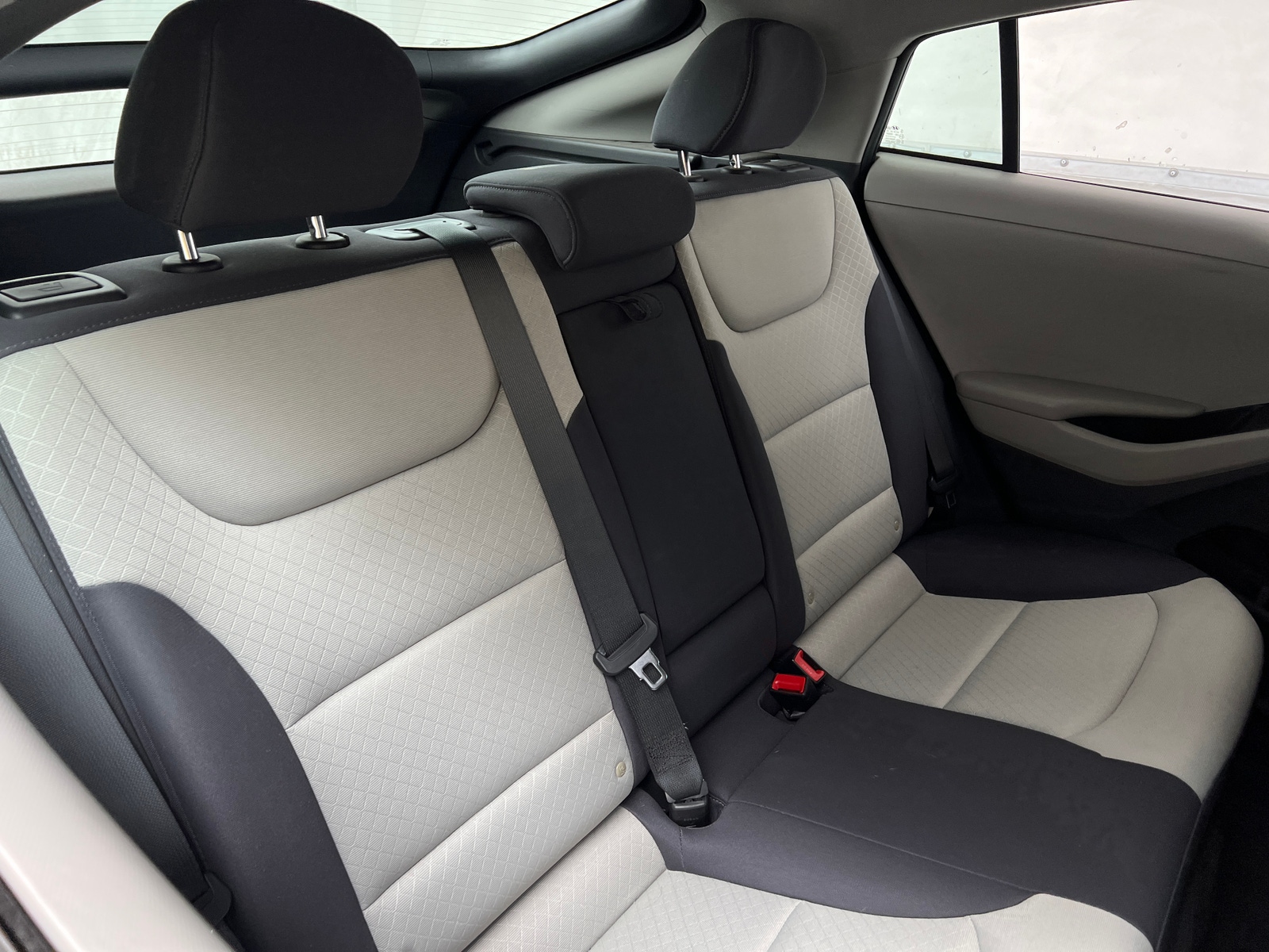 Thumbnail: 2018 Hyundai Ioniq - 6