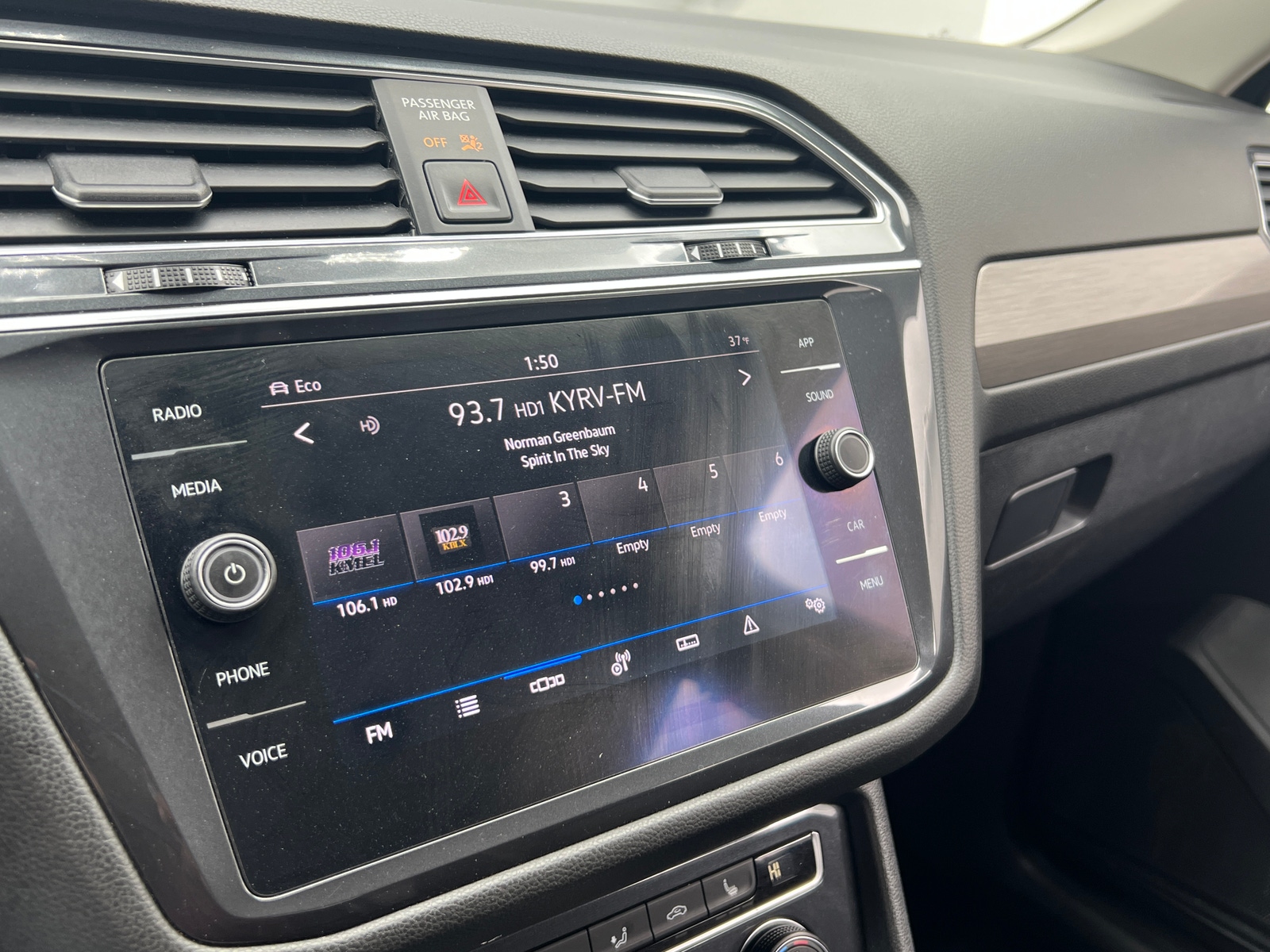 Thumbnail: 2021 Volkswagen Tiguan - 3