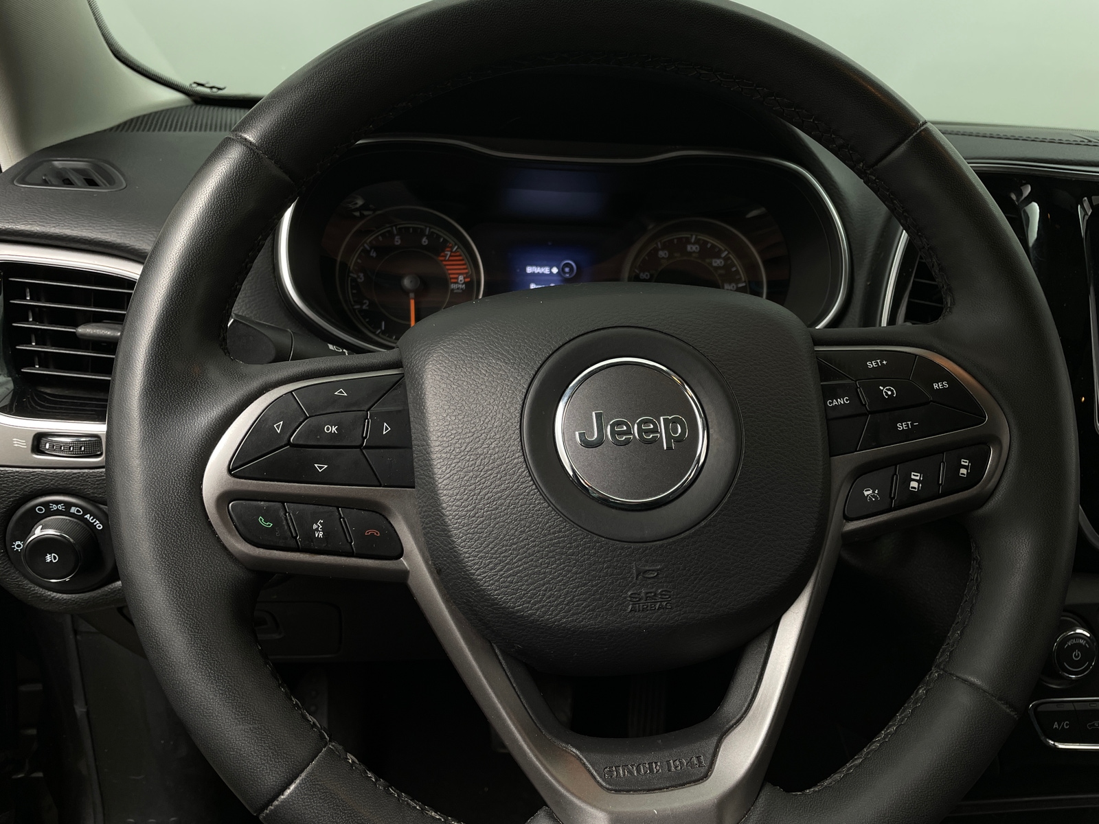 Thumbnail: 2021 Jeep Cherokee - 4